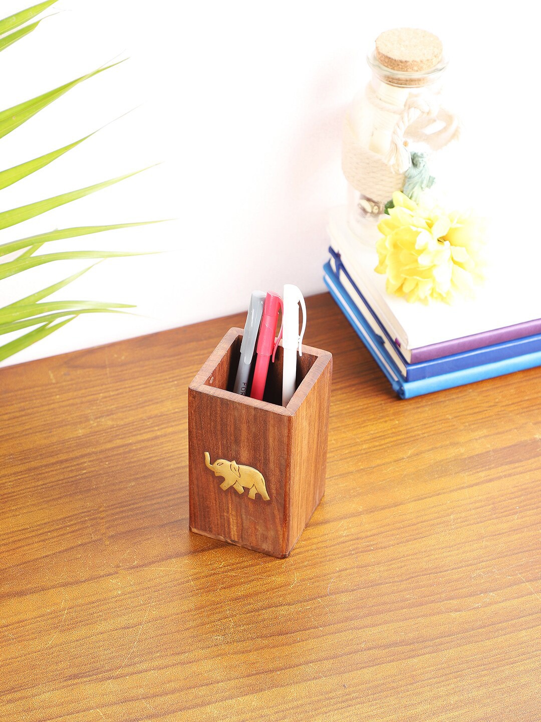 

Home Sparkle Brown & Gold-Toned Printed Pen Holder