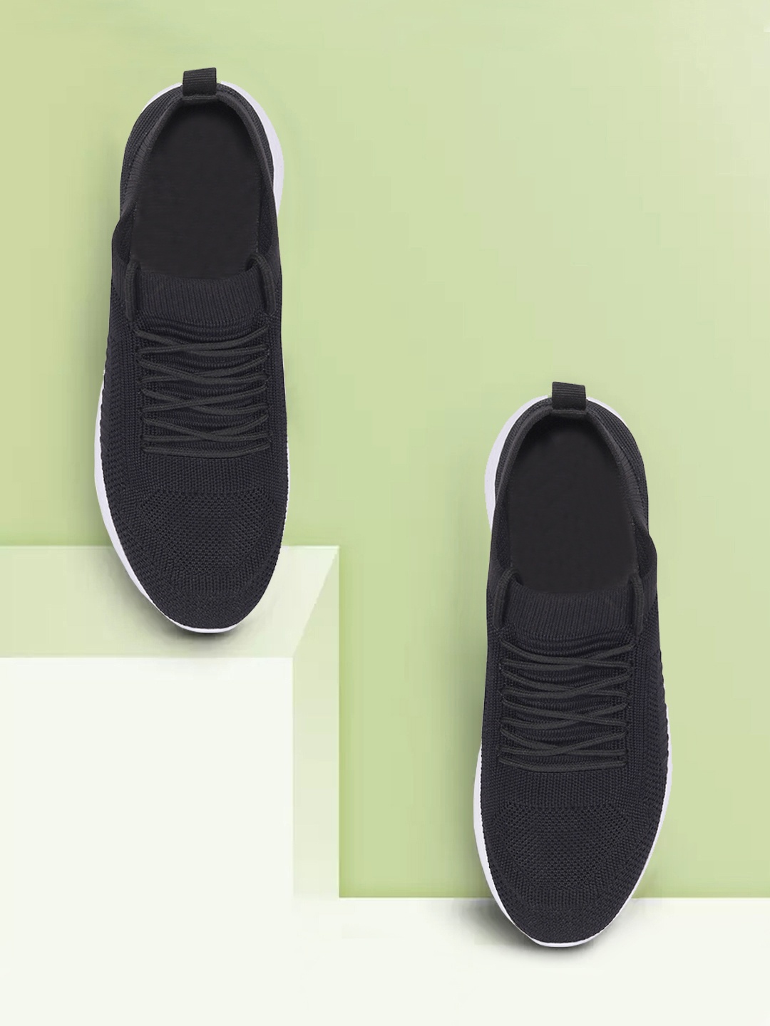

FAST TRAX Men Black Colourblocked Sneakers