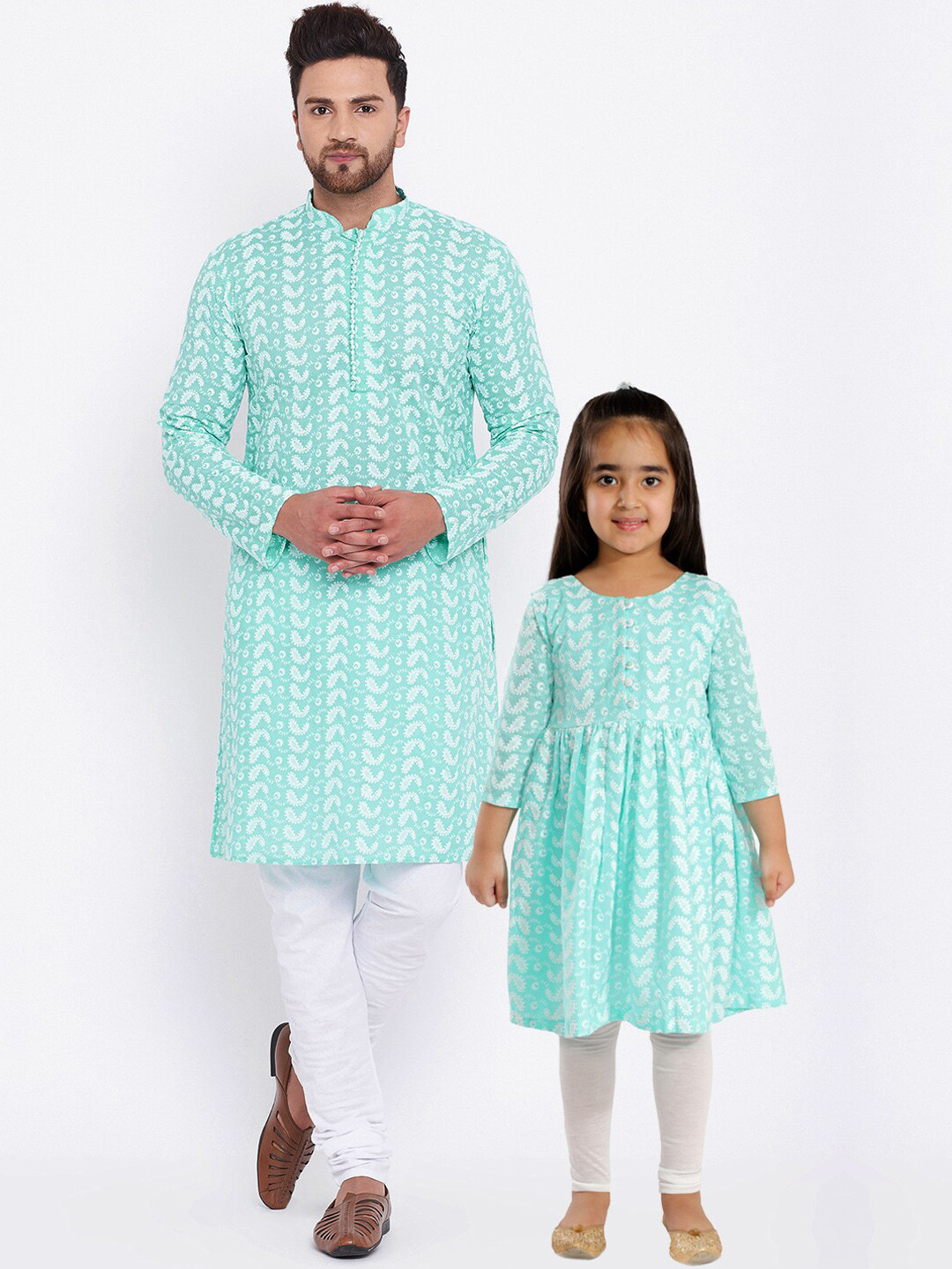 

VASTRAMAY Girls Sea Green Printed Chikankari Pure Cotton Kurta