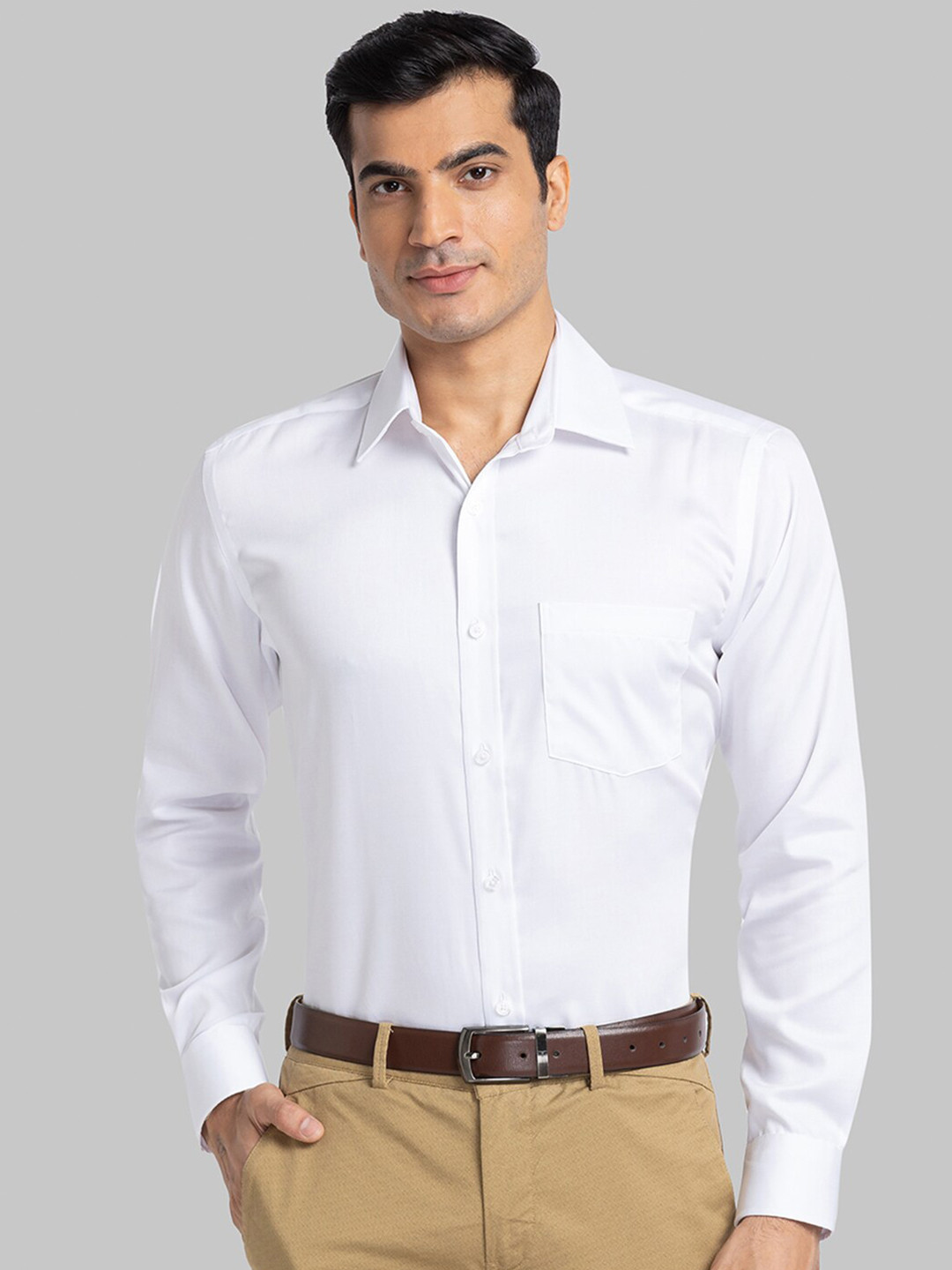 

Park Avenue Men White Solid Casual Shirt