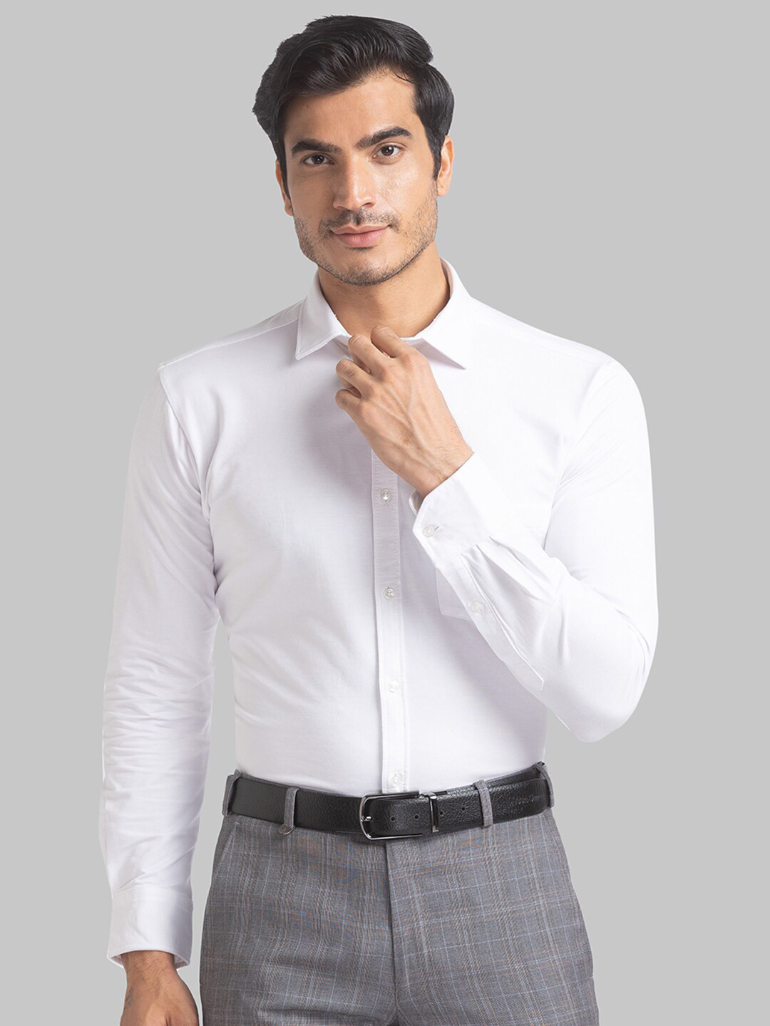 

Park Avenue Men White Solid Slim Fit Formal Shirt