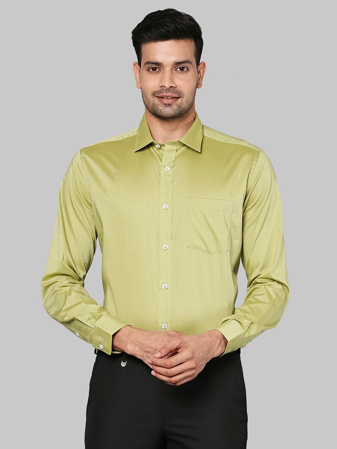 

Park Avenue Men Green Cotton Casual Shirt