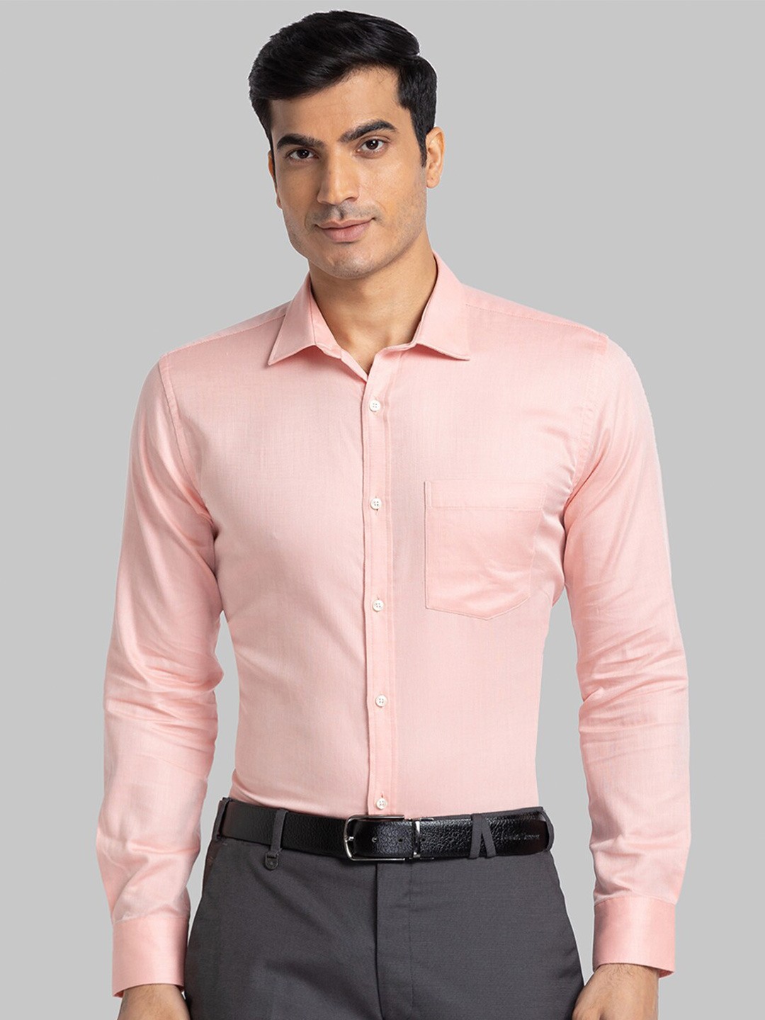 

Park Avenue Men Peach-Coloured Solid Slim Fit Formal Shirt