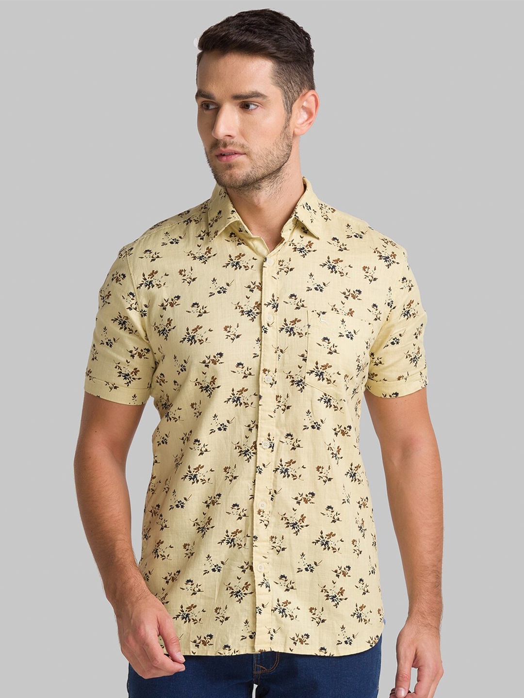 

Parx Men Yellow Slim Fit Floral Printed Cotton Casual Shirt