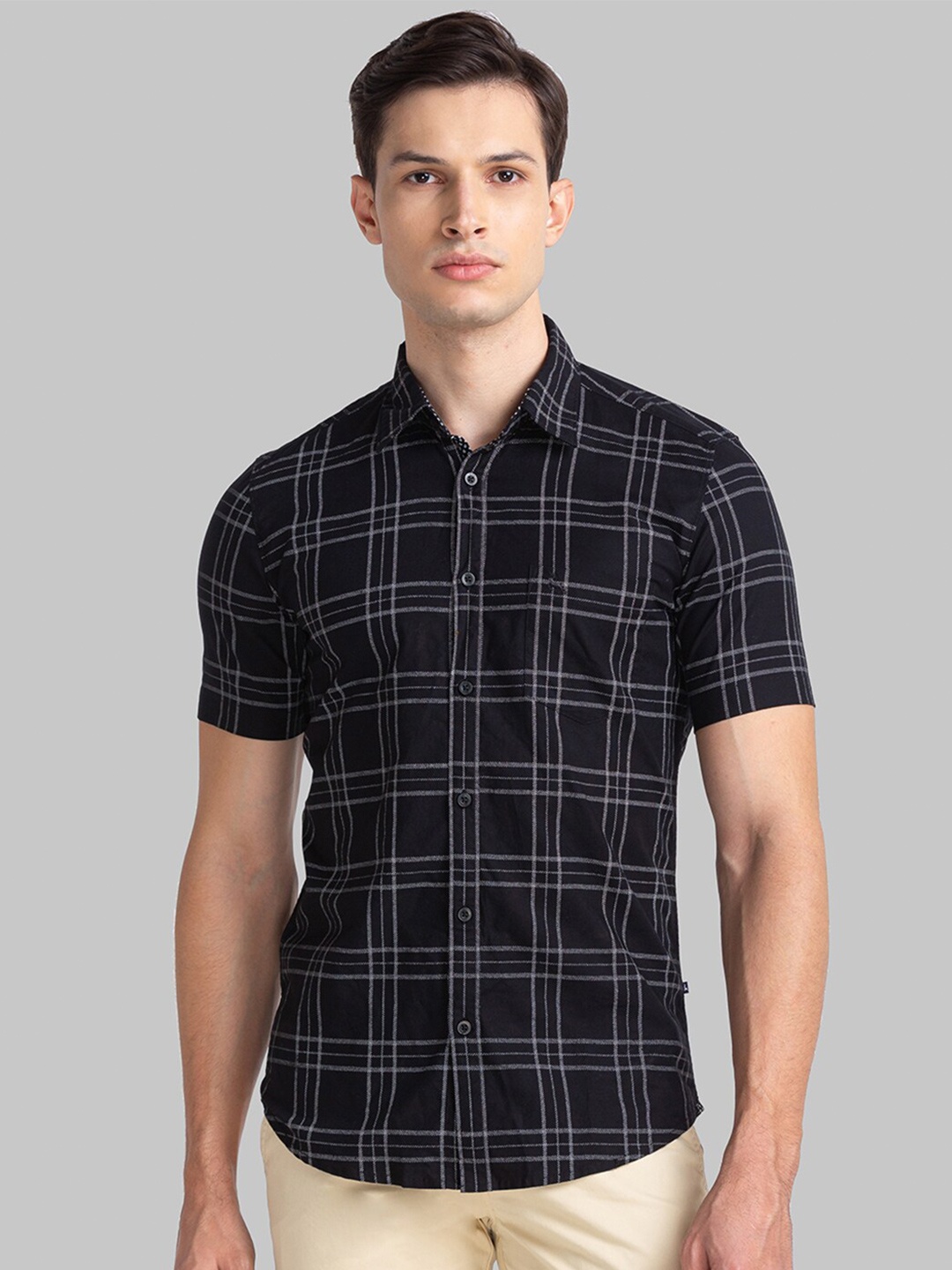 

Parx Men Black Slim Fit Windowpane Checks Checked Casual Shirt