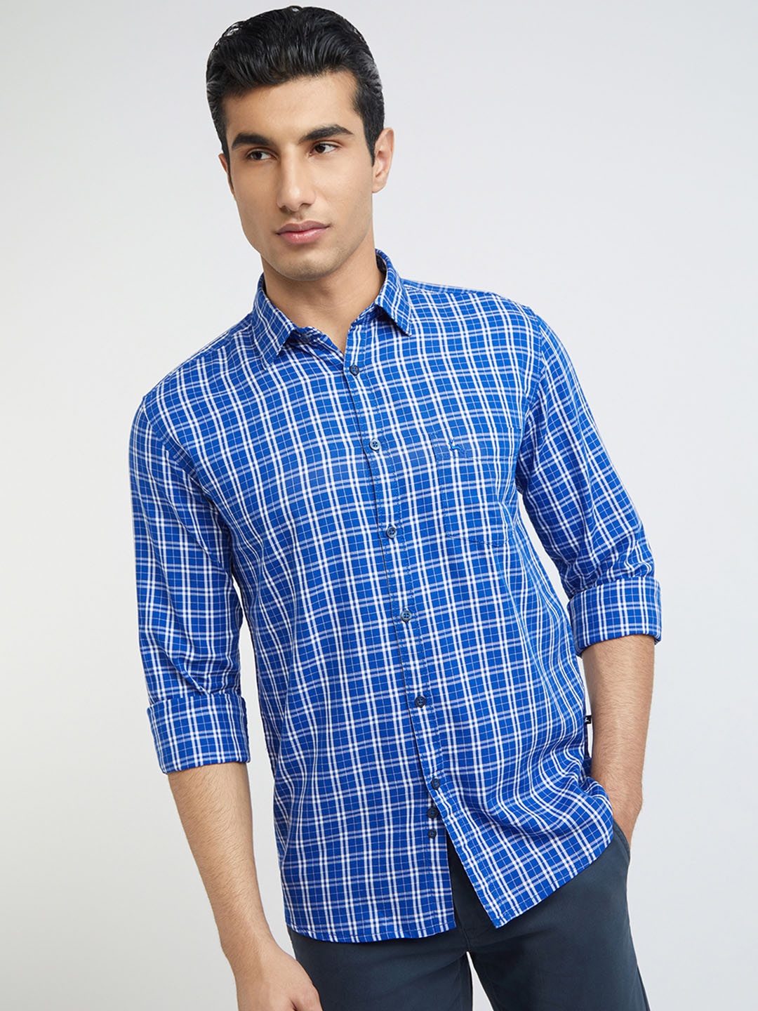 

Parx Men Blue Slim Fit Checked Casual Shirt