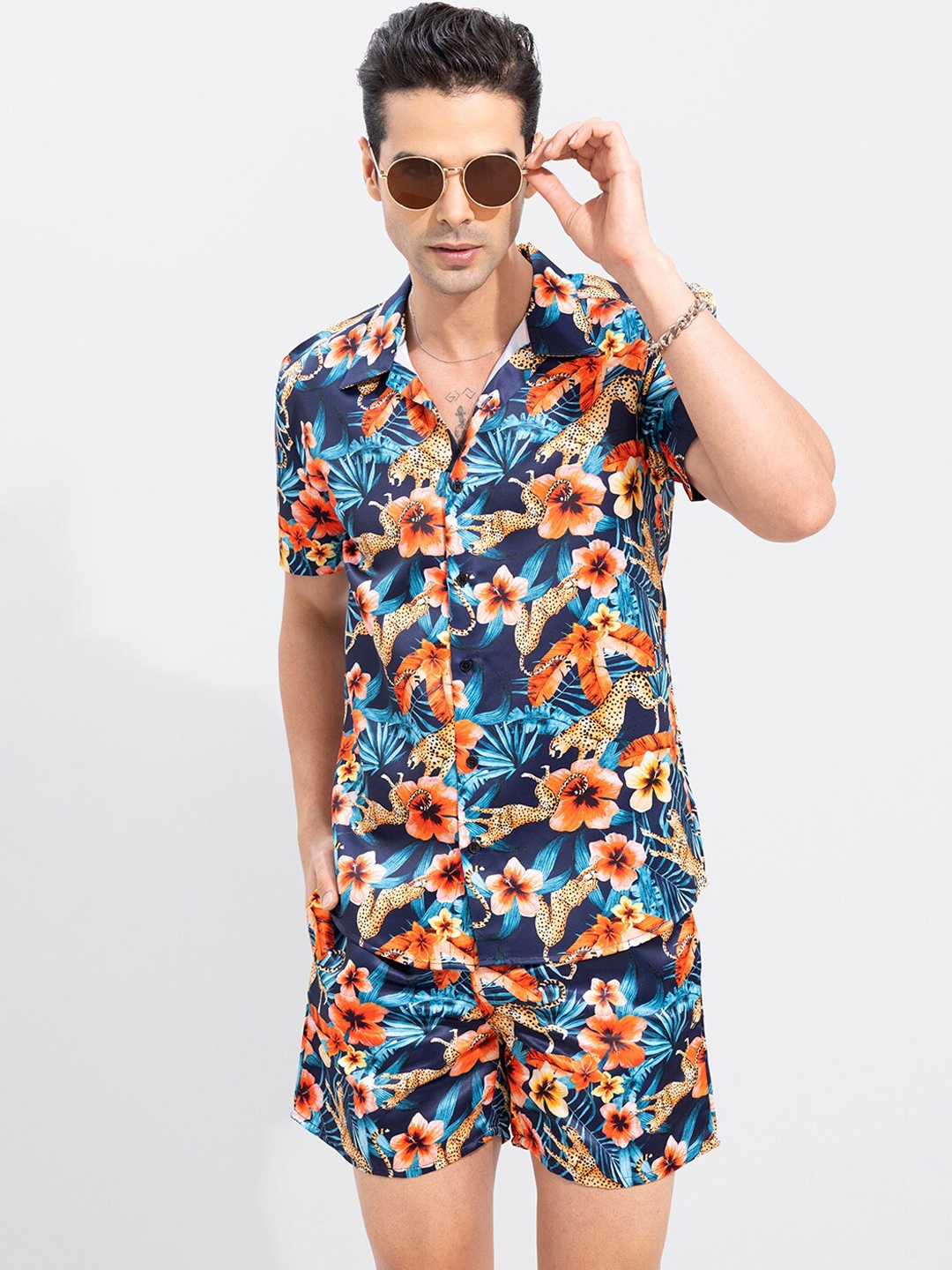 

Snitch Men Blue & Orange Floral Printed Co-Ords