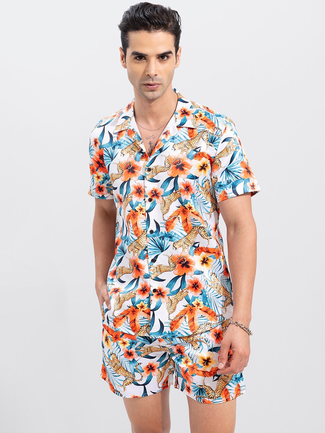 

Snitch Men White And Orange Floral Printed Co-Ord