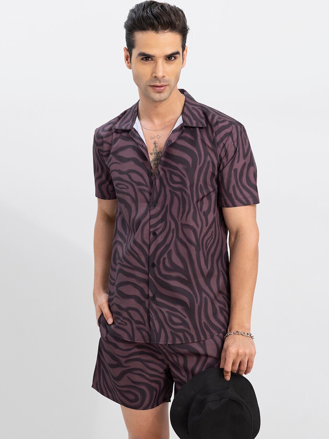 

Snitch Men Maroon Terrain Printed Co-Ords