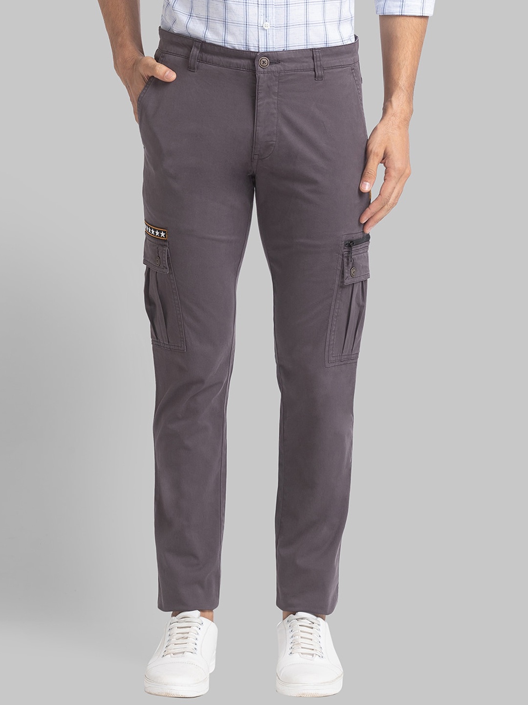 

Parx Men Grey Tapered Fit Cargos Trousers