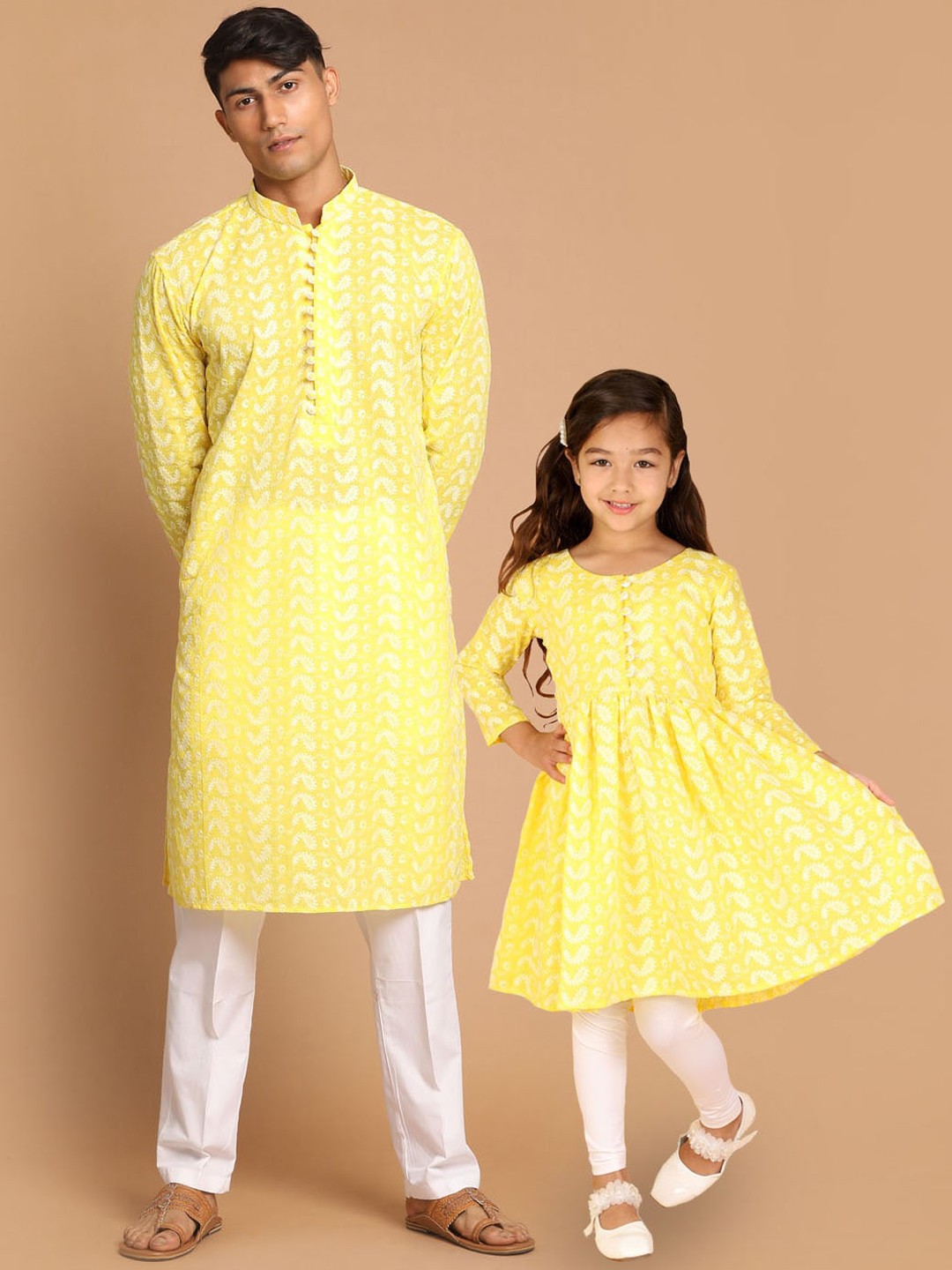 

VASTRAMAY Girls Mustard Yellow Printed Chikankari Pure Cotton Kurta with Trousers