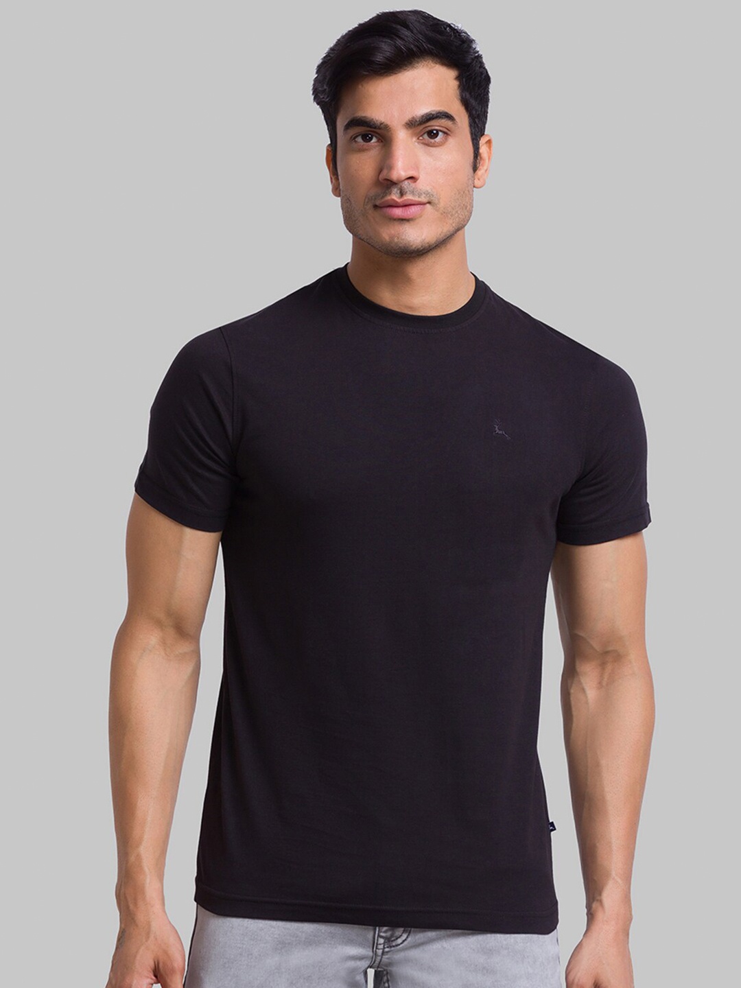 

Parx Men Black Solid T-shirt