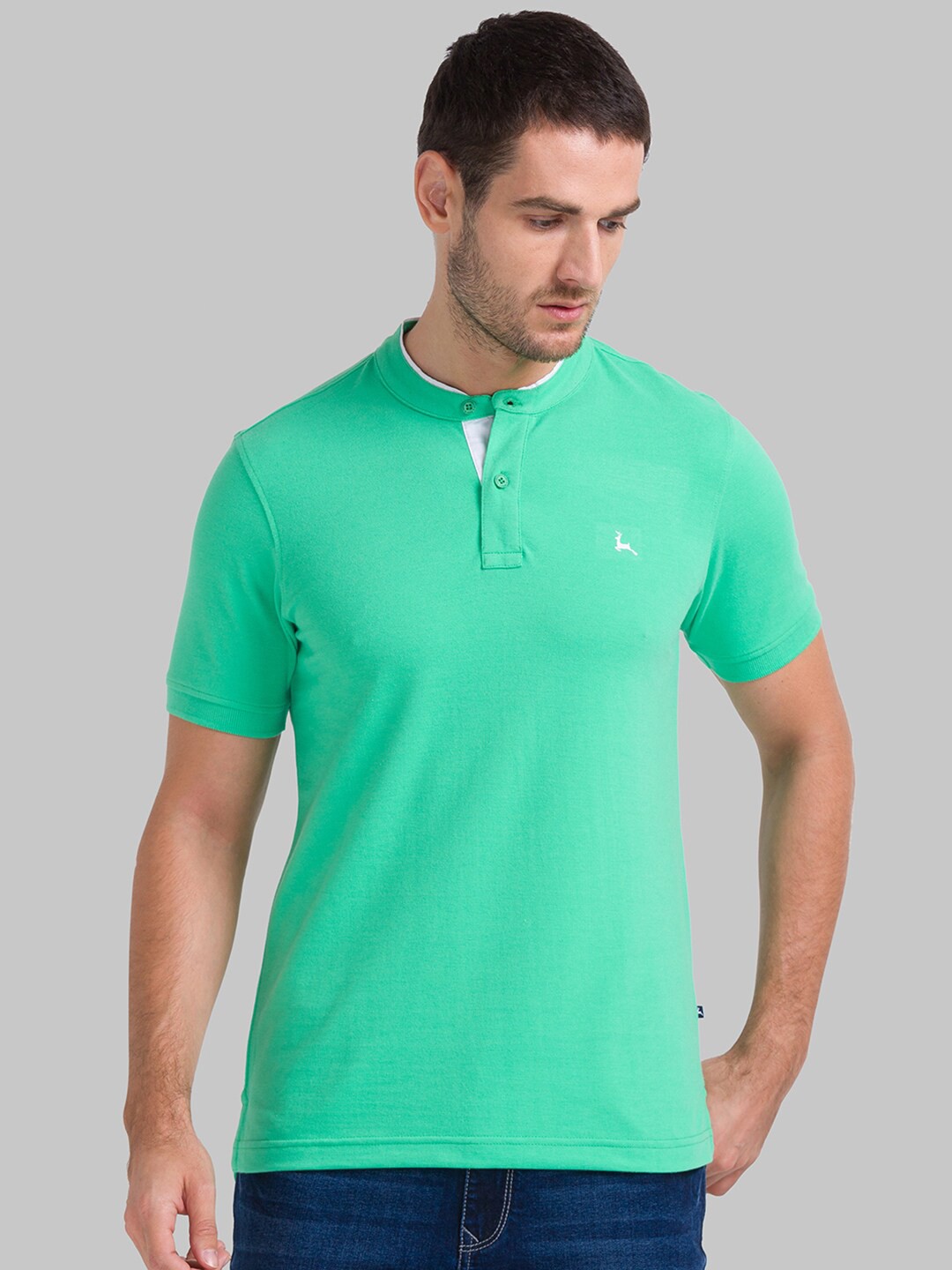 

Parx Men Green Solid Mandarin Collar T-shirt