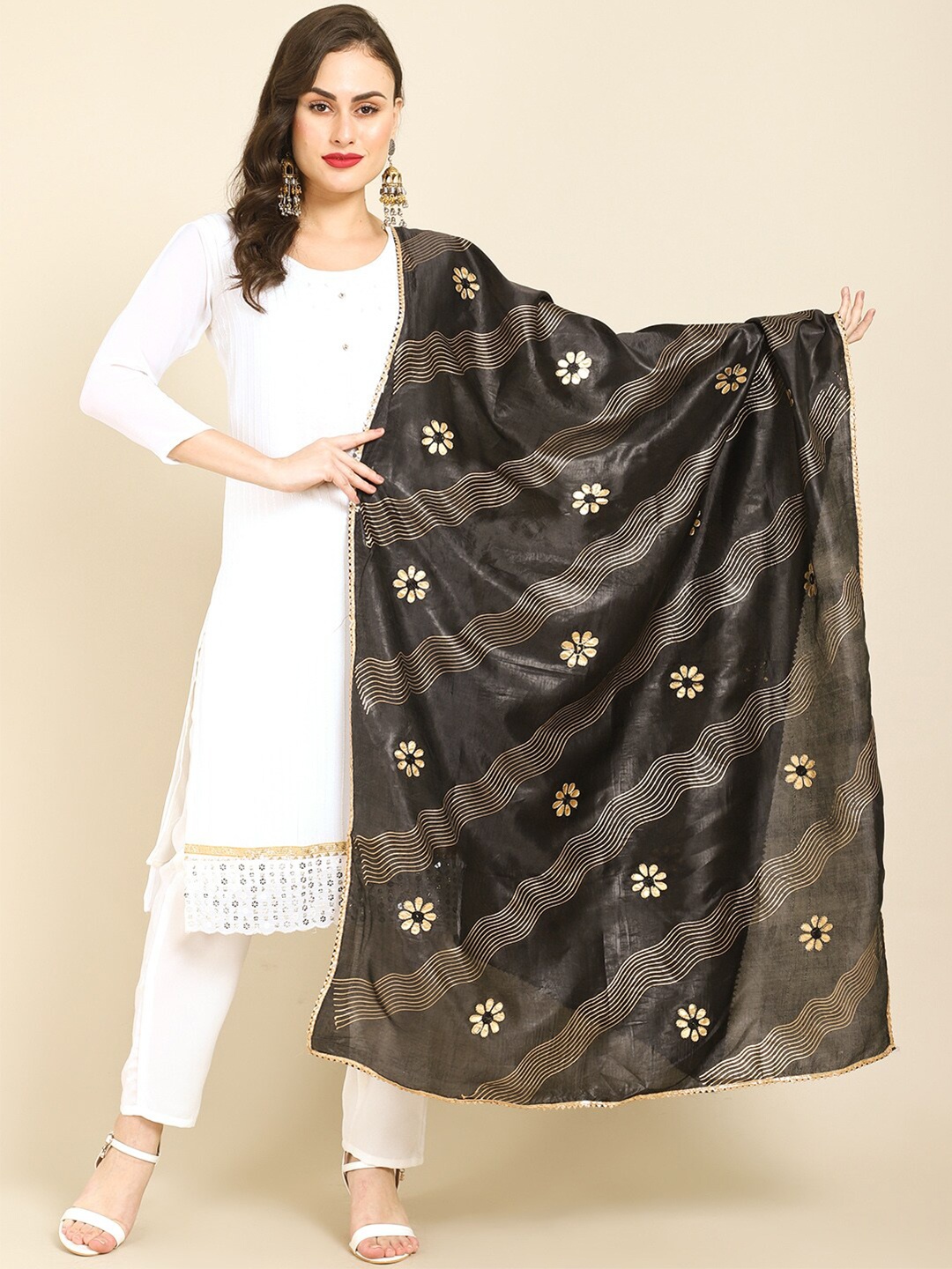 

Miaz Lifestyle Black & Gold-Toned Printed Art Silk Dupatta with Gotta Patti