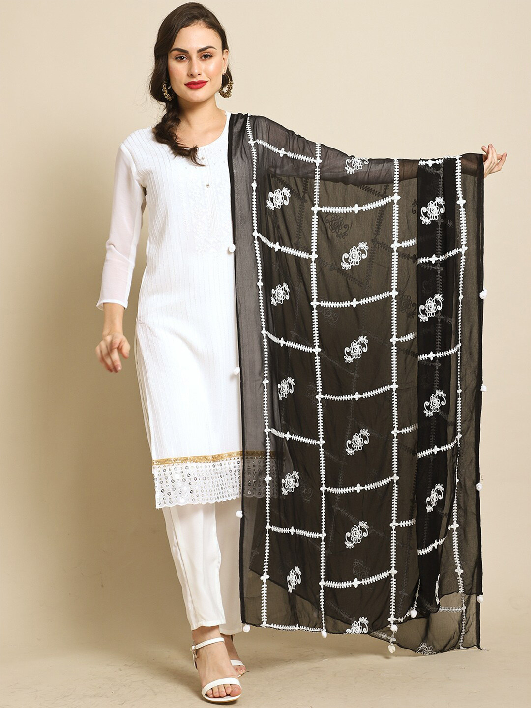 

Miaz Lifestyle Black & White Embroidered Art Silk Bandhani Dupatta with Gotta Patti