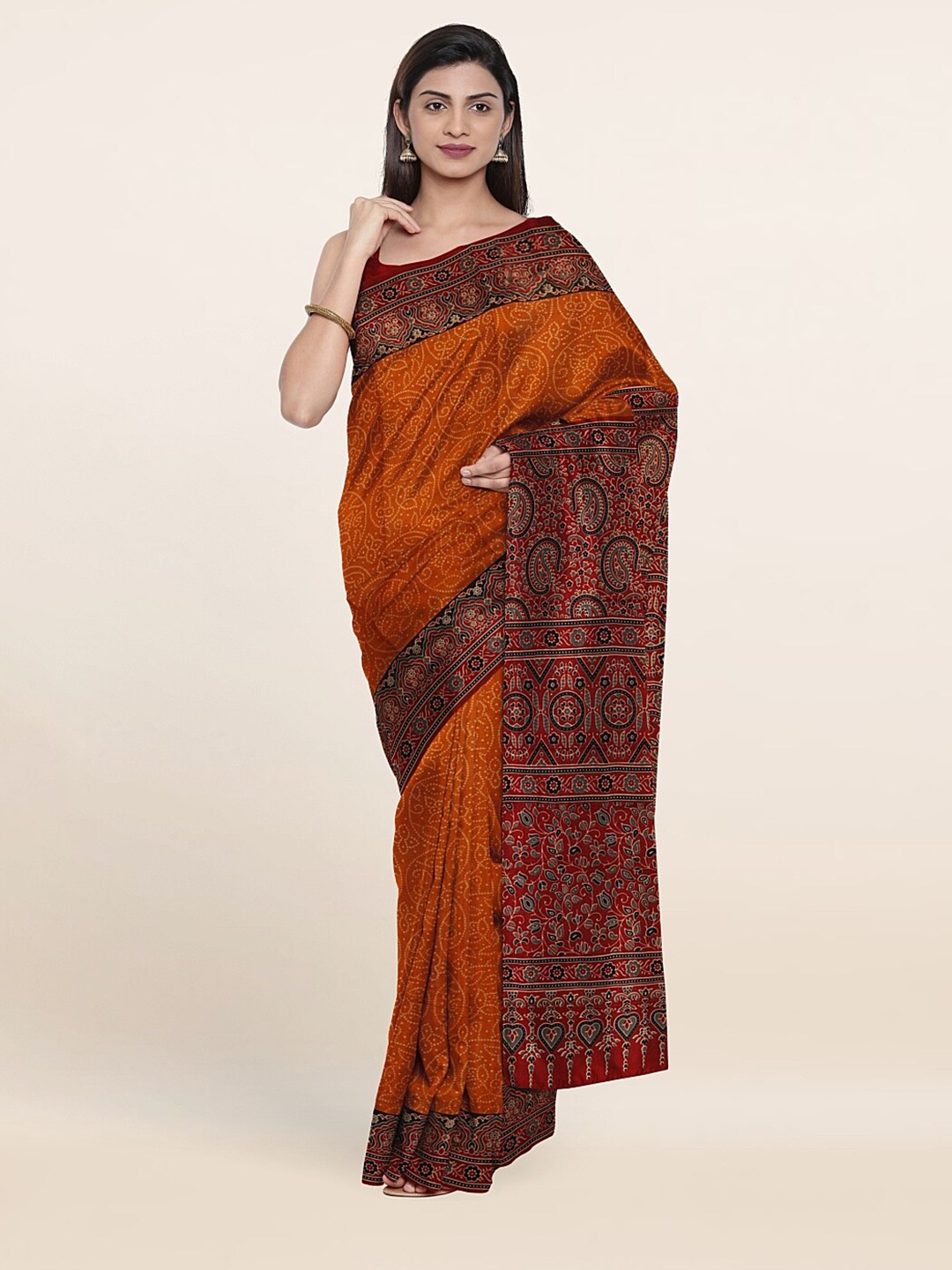 

Pothys Rust & White Floral Pure Cotton Saree