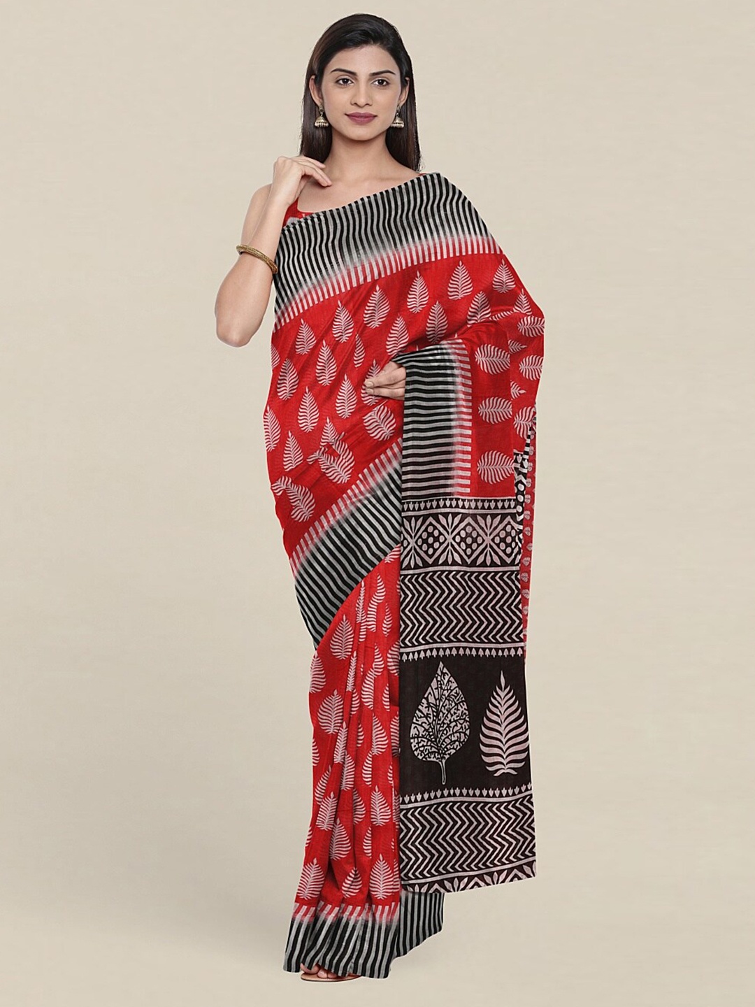 

Pothys Red & White Floral Pure Cotton Saree