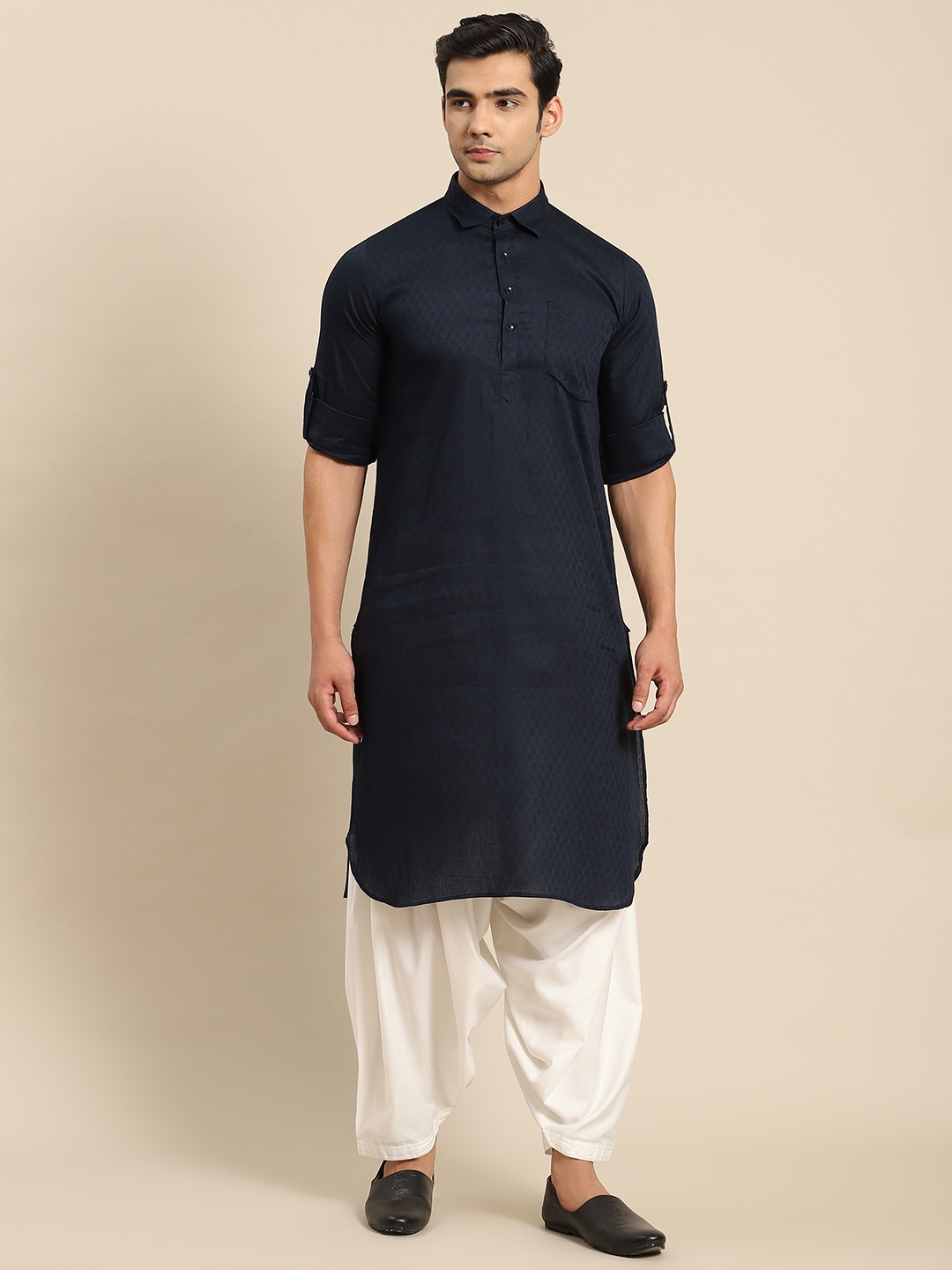 

RAJUBHAI HARGOVINDAS Men Navy Blue Woven Design Pure Cotton Pathani Kurta