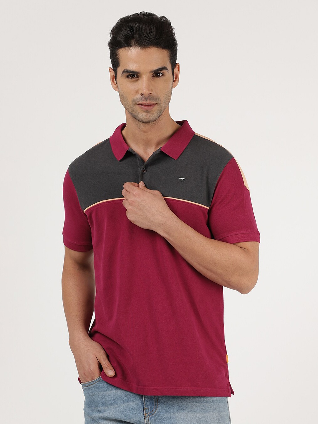 

Wrangler Men Magenta & Olive Green Polo Collar Cotton T-shirt