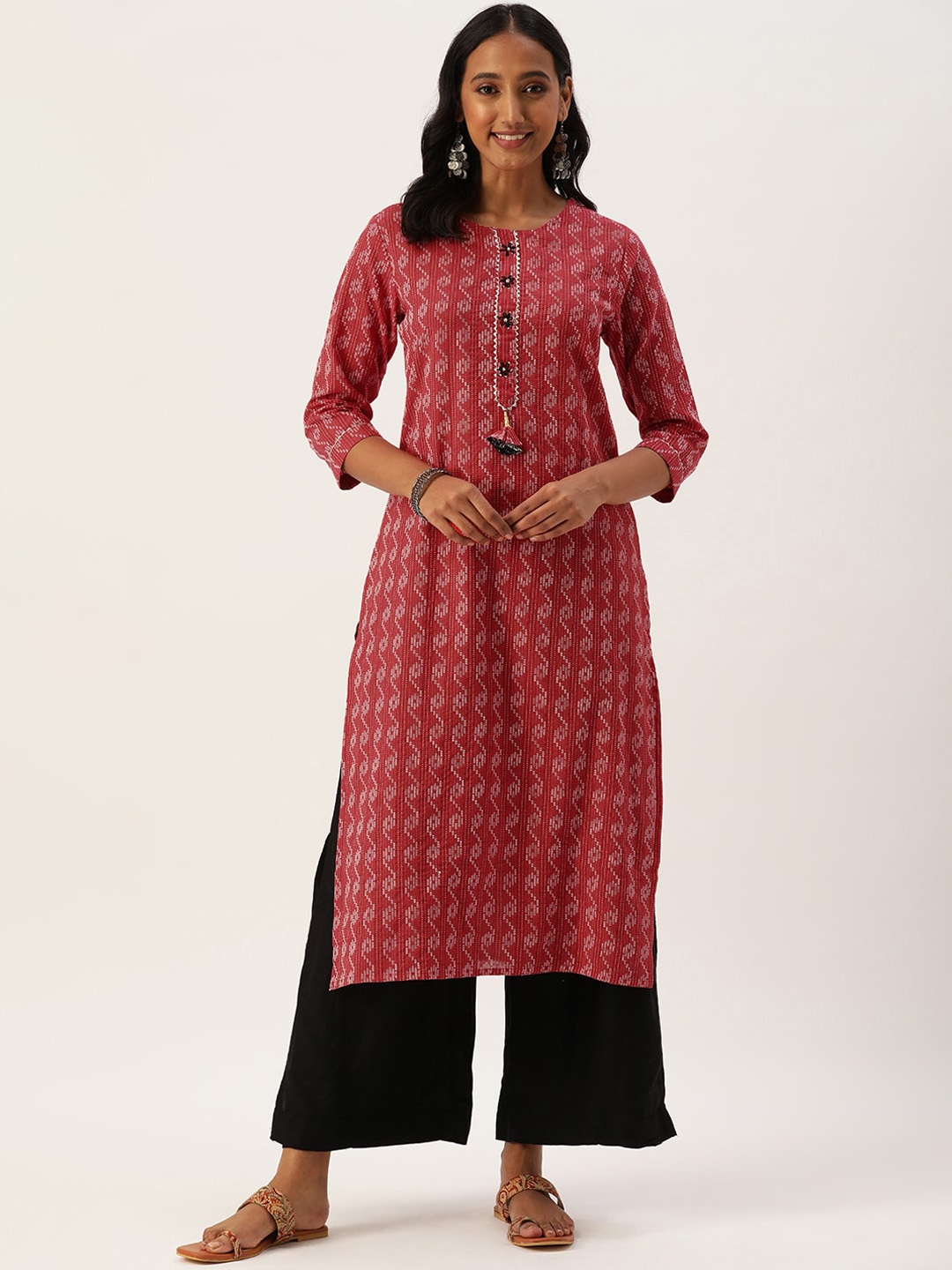 

INDYES Women Red Embroidered Thread Work Kurta