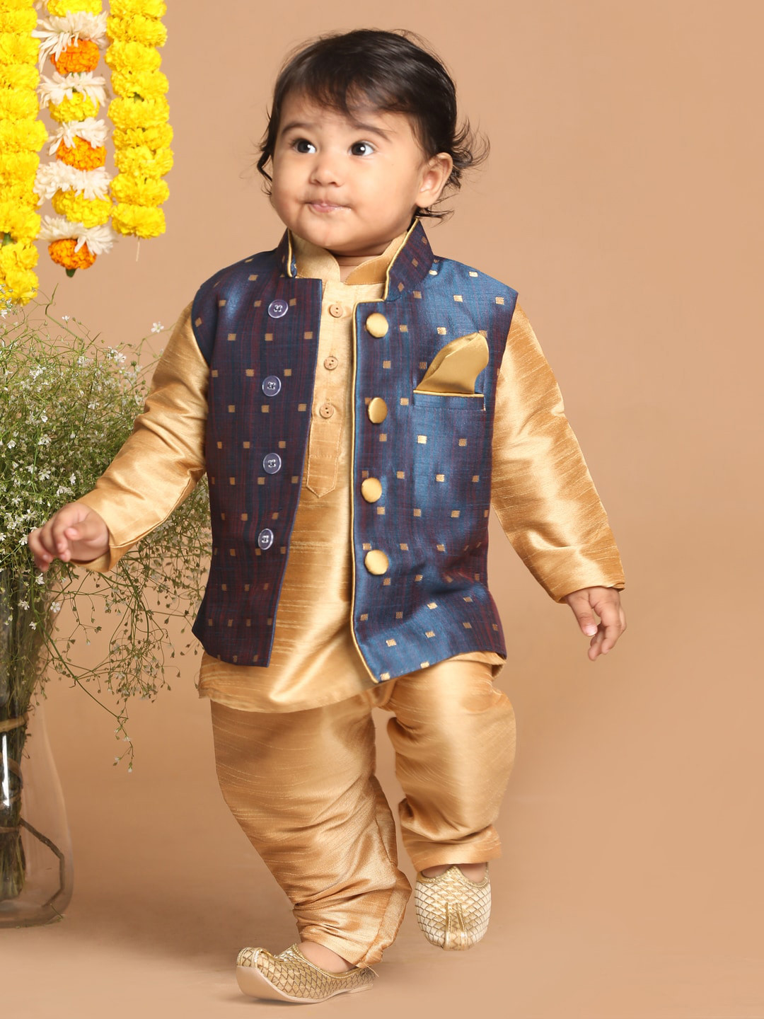 

VASTRAMAY Boys Regular Kurta & Pyjama with Woven Nehru Jacket, Rose gold