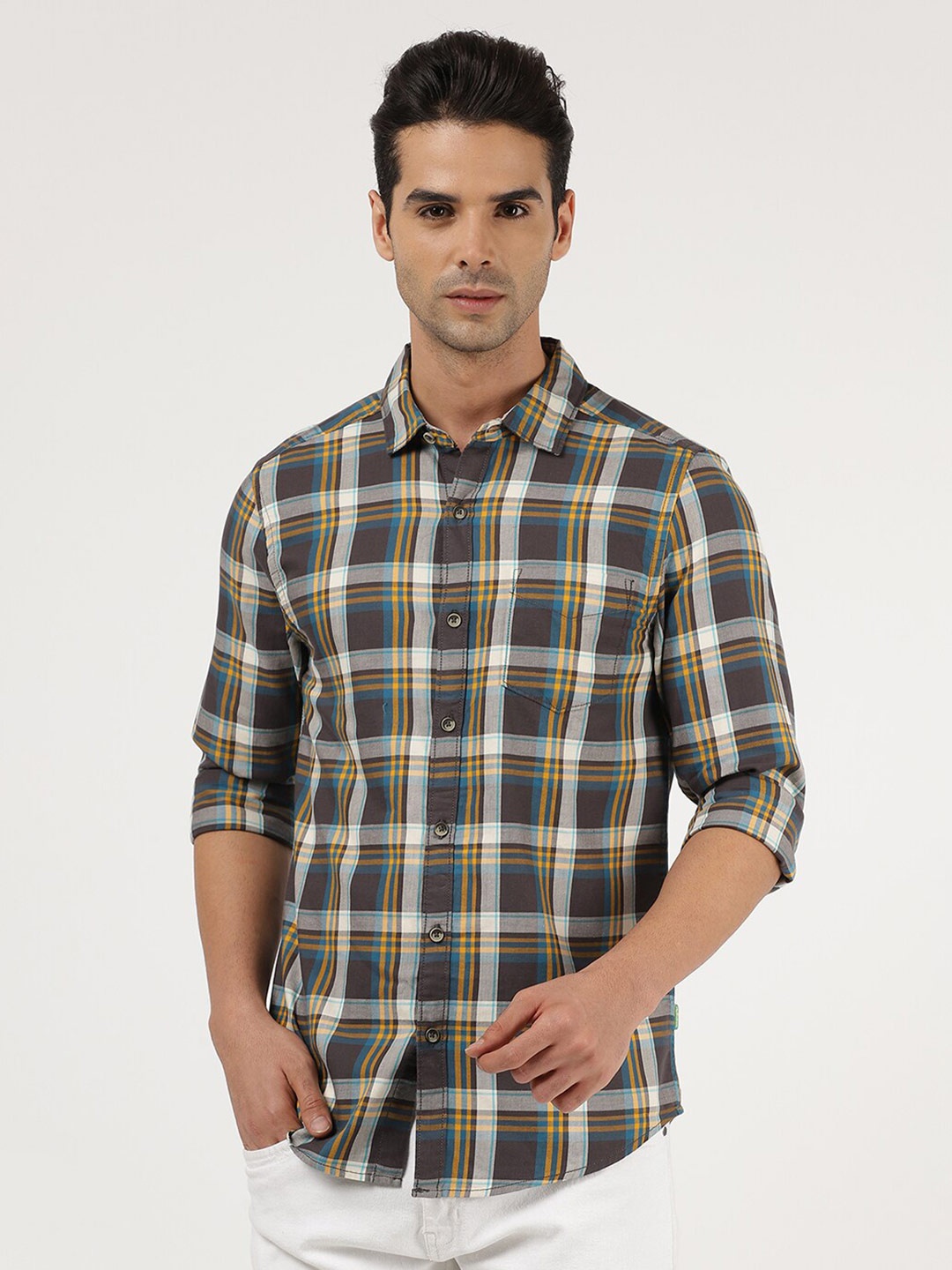 

Wrangler Men Brown Slim Fit Tartan Checked Casual Cotton Shirt