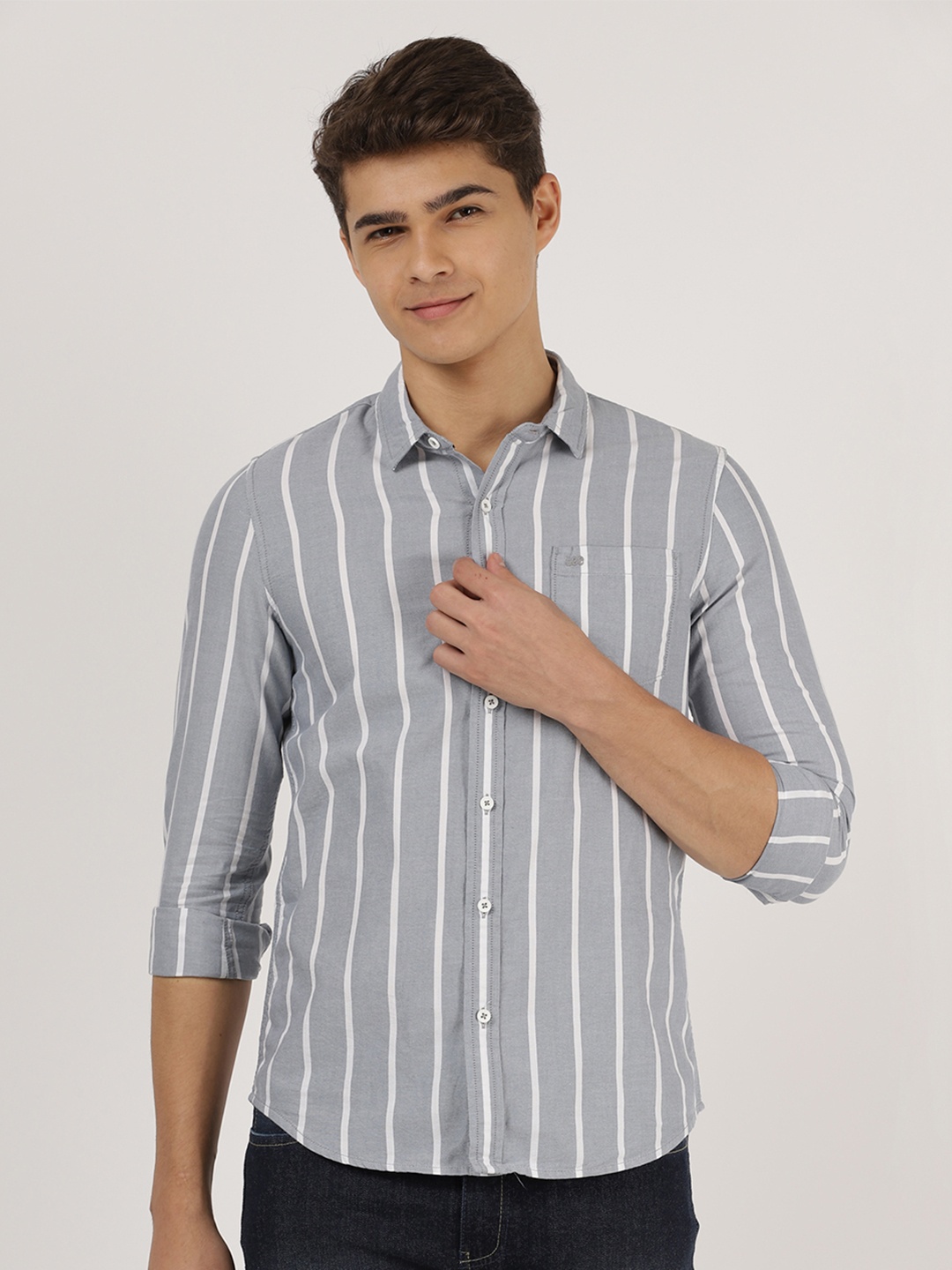 

Lee Men Blue Slim Fit Striped Casual Shirt