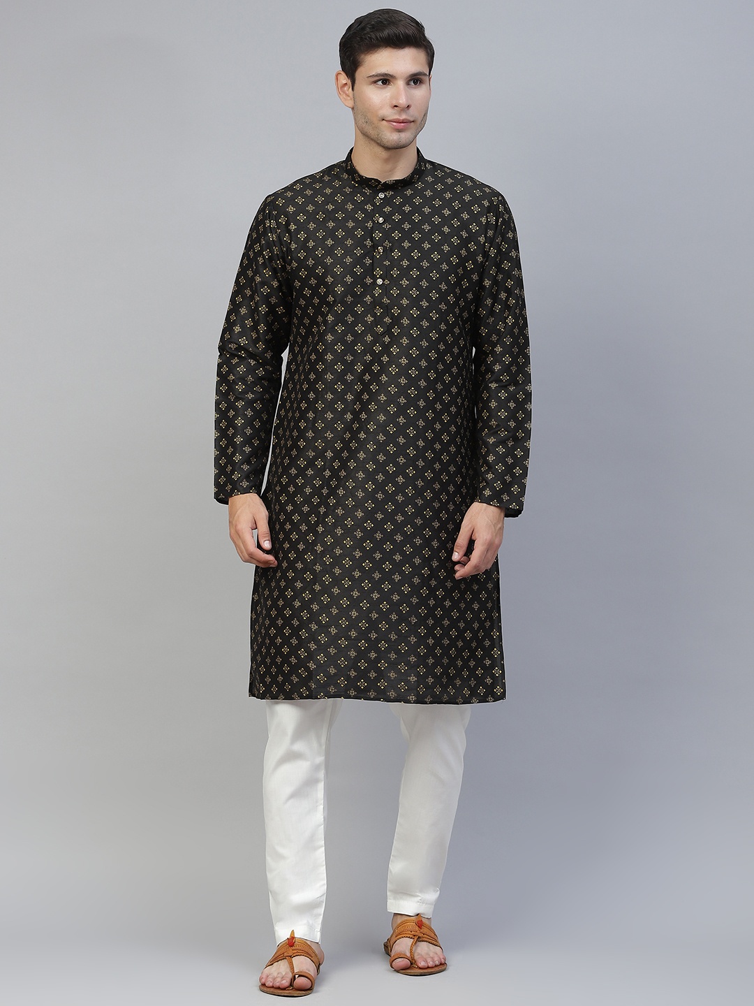 

MANQ Men Black Ethnic Motifs Printed Kurta with Pyjamas