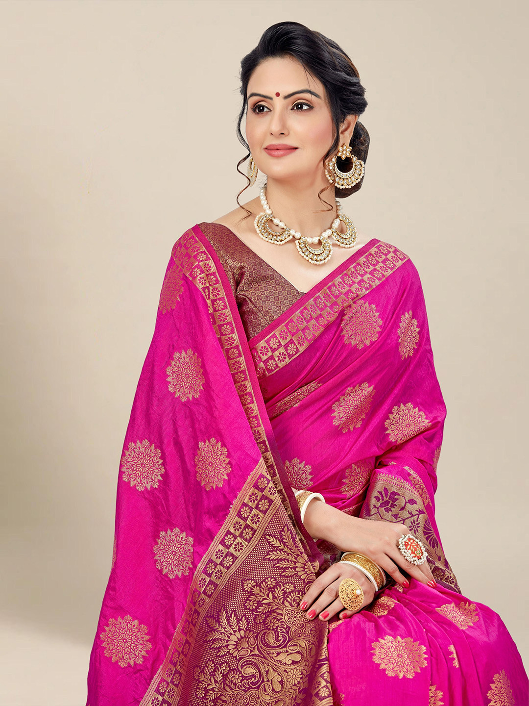 

MS RETAIL Pink & Gold-Toned Ethnic Motifs Zari Silk Blend Kanjeevaram Saree