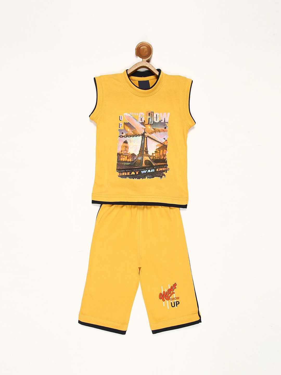 

V2 Value & Variety Boys Yellow & Black Printed Pure Cotton T-shirt with Shorts Set
