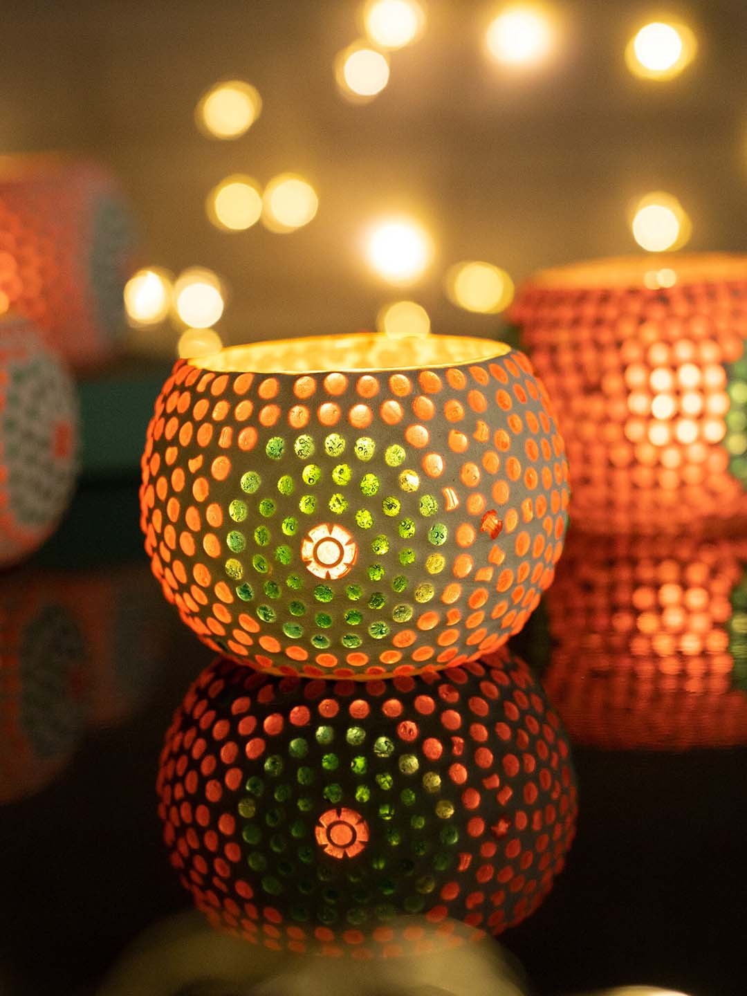 

Homesake Set of 4 Red & White Glass Round Mosaic Tea Light Candle Holder