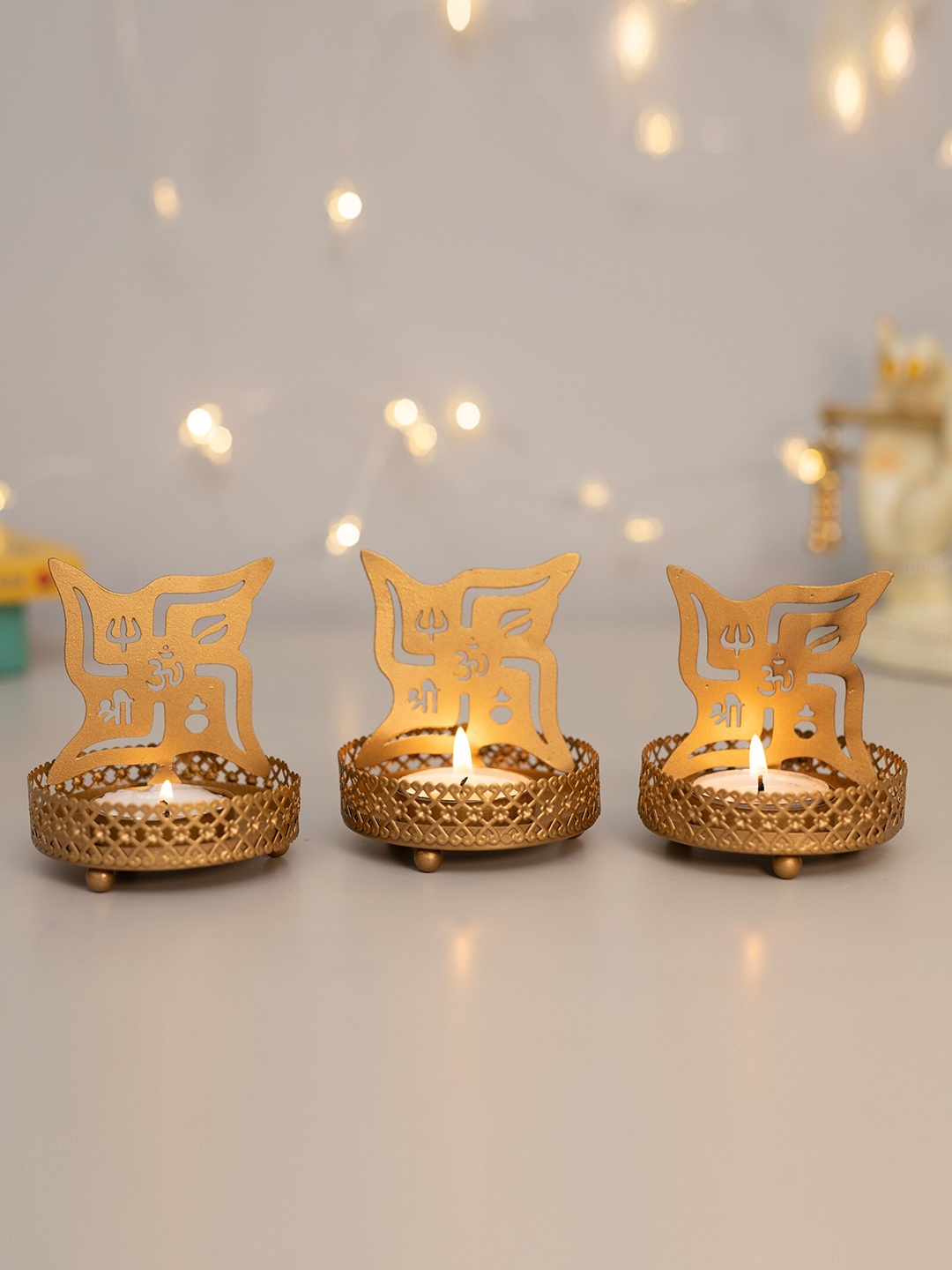 

Homesake Set of 3 Gold-Toned Solid Tea-light Holders