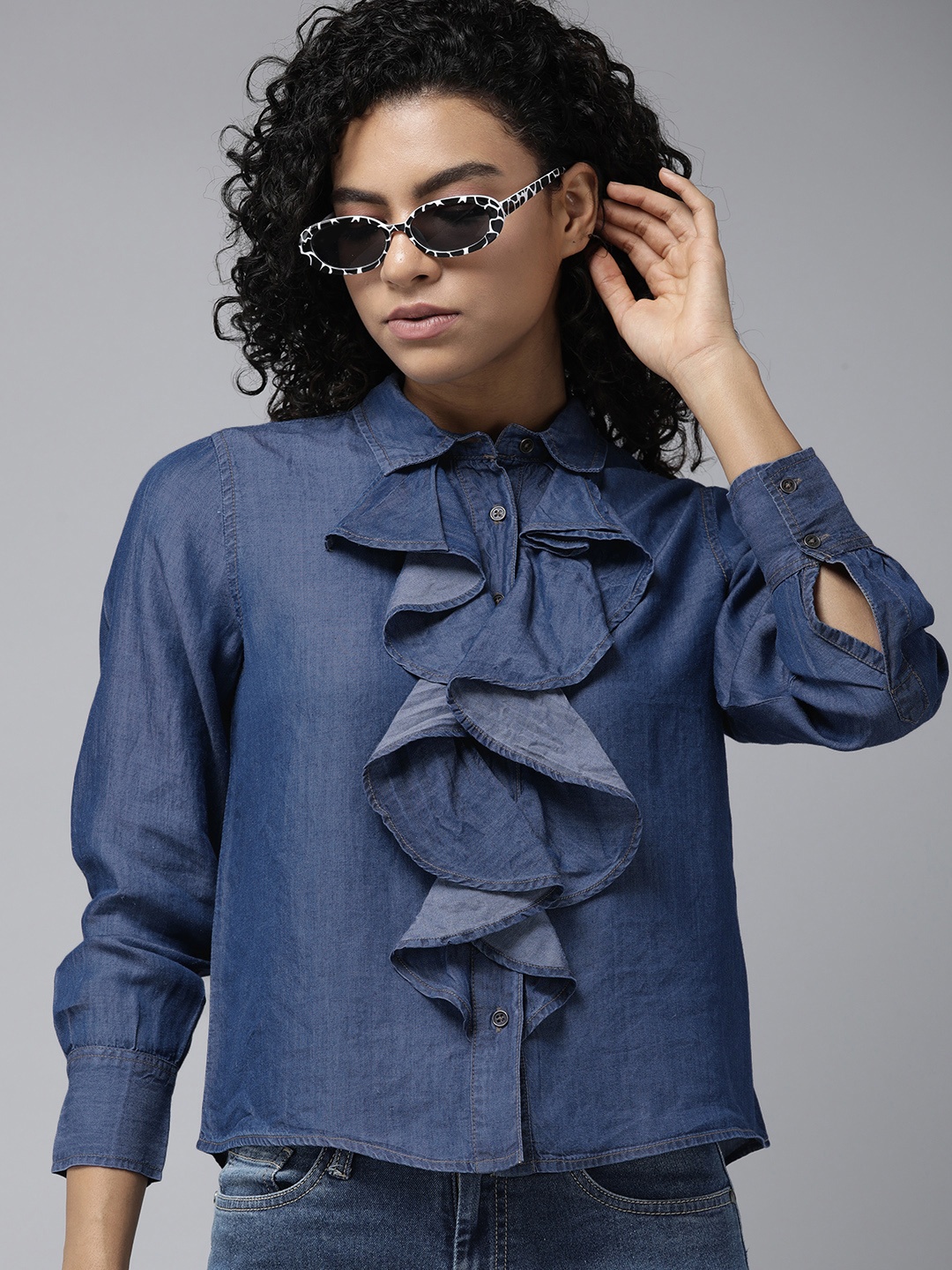 

The Roadster Lifestyle Co. Pure Cotton Ruffle Detailed Chambray Casual Shirt, Blue