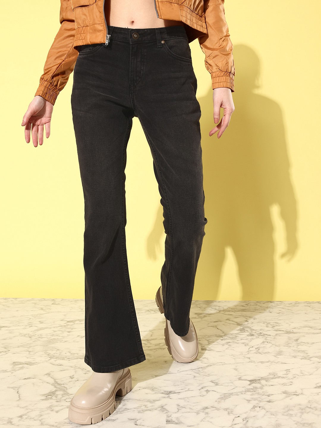 

The Roadster Lifestyle Co. Women Skinny Bootcut High-Rise Light Fade Stretchable Jeans, Black