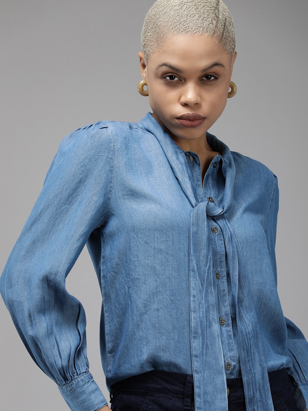 

The Roadster Life Co. Sky Blue Soul Ties Pure Cotton Casual Chambray Shirt