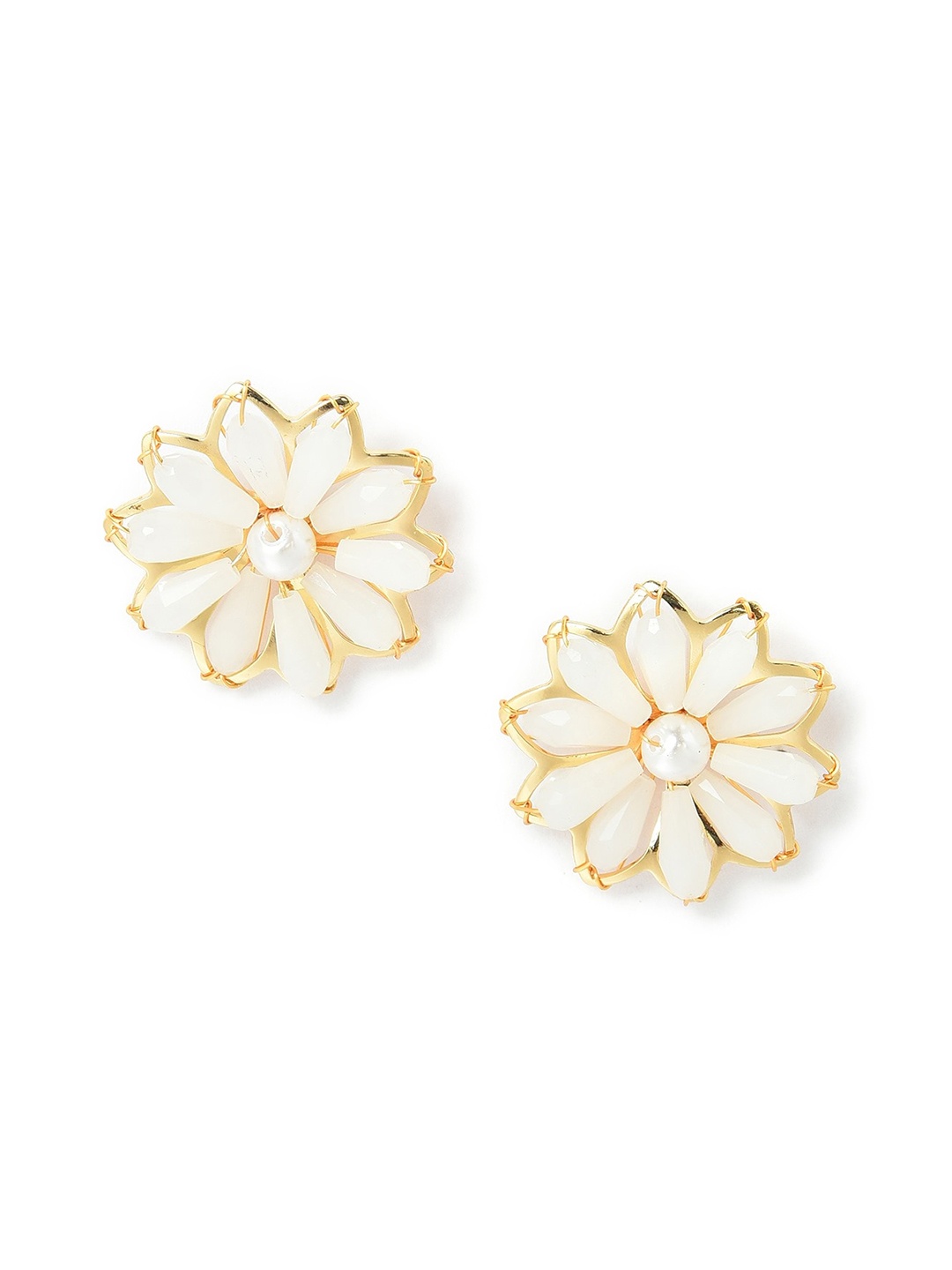 

W White Floral Studs Earrings