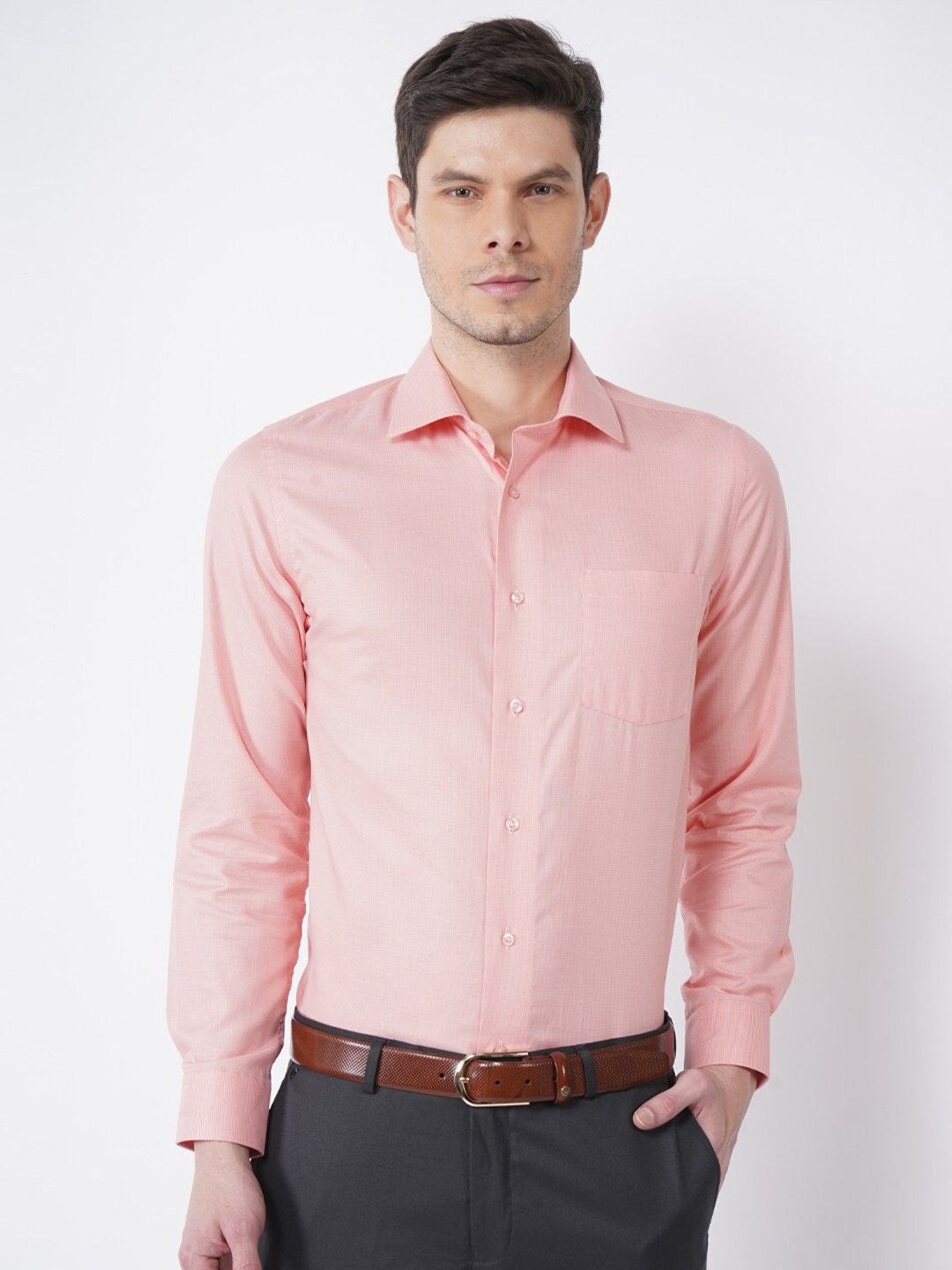 

Blackberrys Men Peach Solid Slim Fit Cotton Formal Shirt