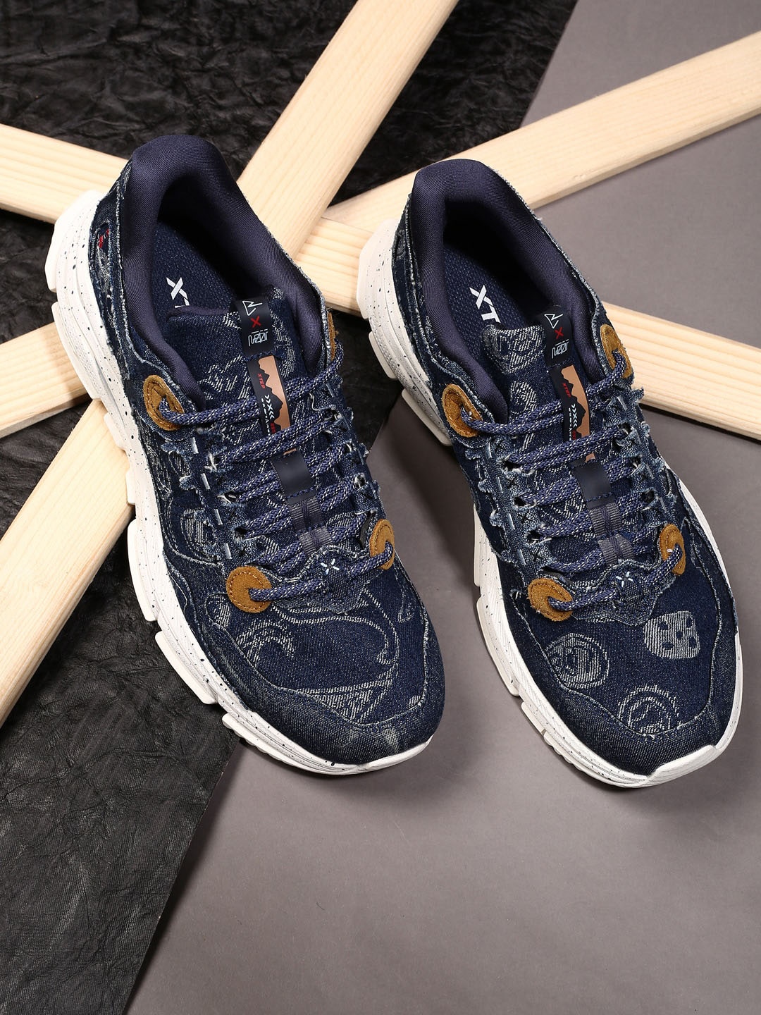 

Xtep Women Blue Printed Casual Sneakers