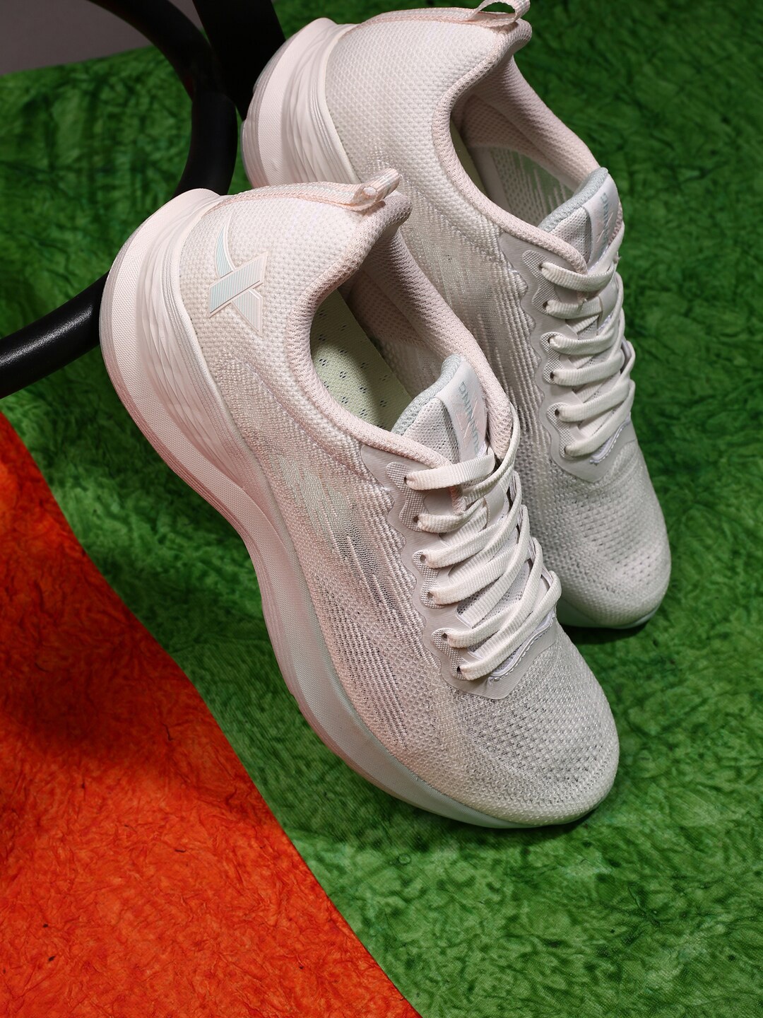 

Xtep Women White Textile Running Shoes