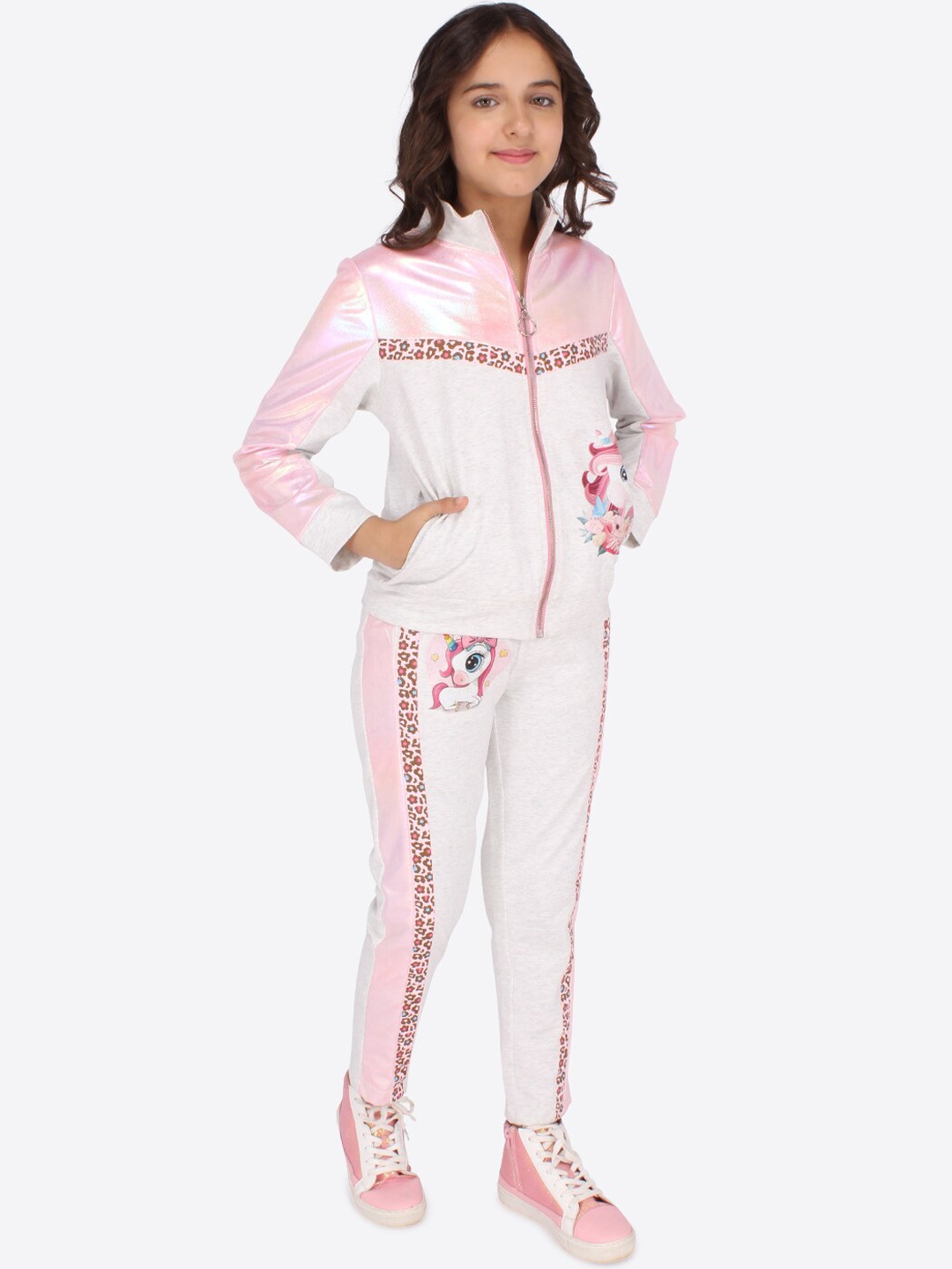 

CUTECUMBER Girls Pink & White Printed Cotton Tracksuits