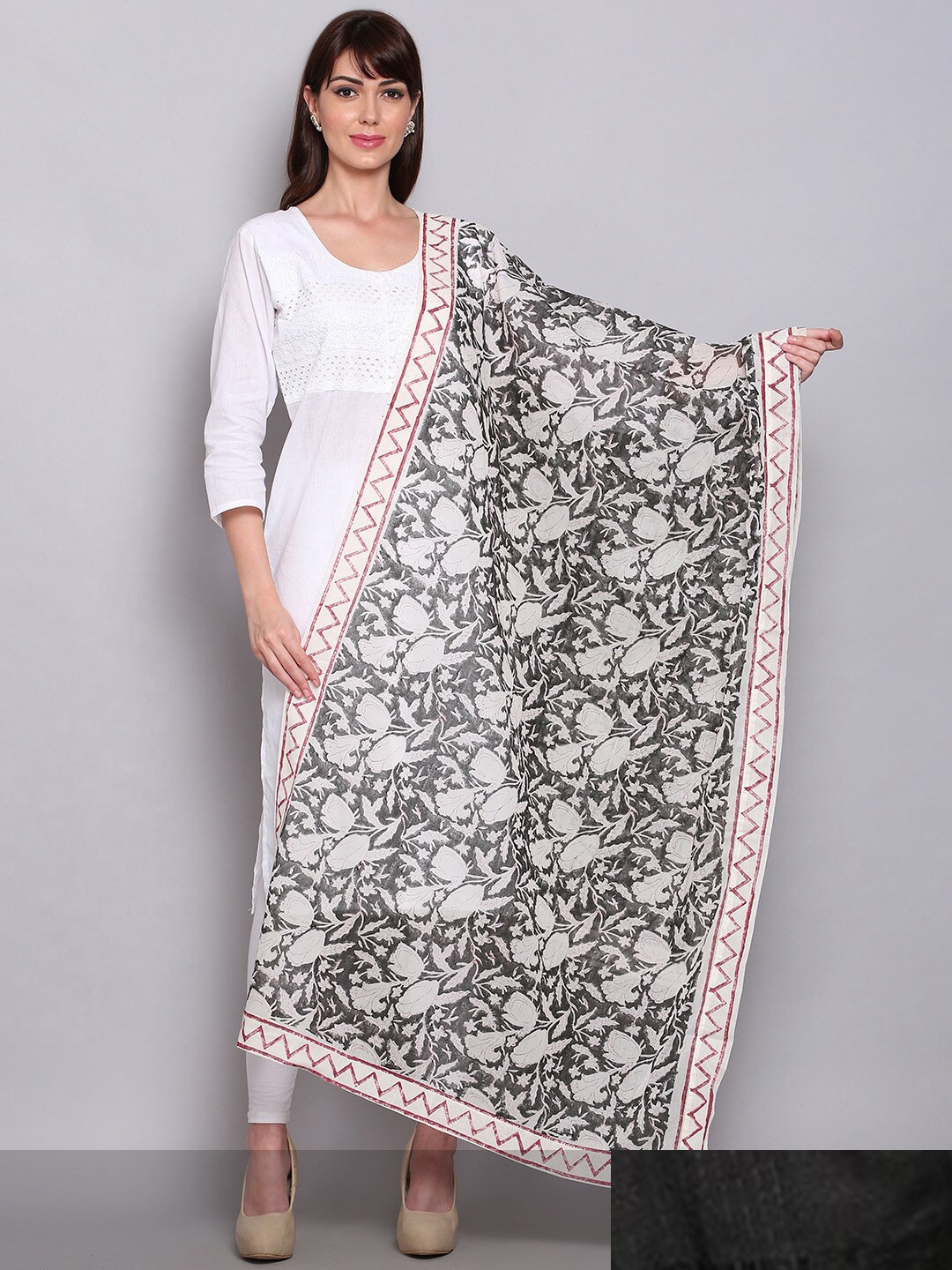 

Miaz Lifestyle 2 Women Black & White Woven Design Dupatta