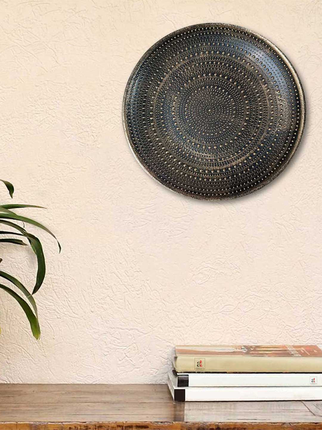 

Art Street Brown Dotted Round Wall Plate Decor