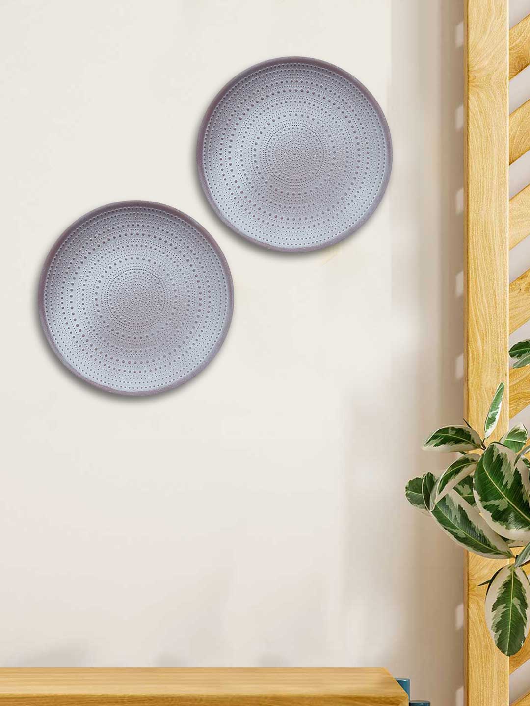 

Art Street Set of 2 White & Grey Textured Wall Plates