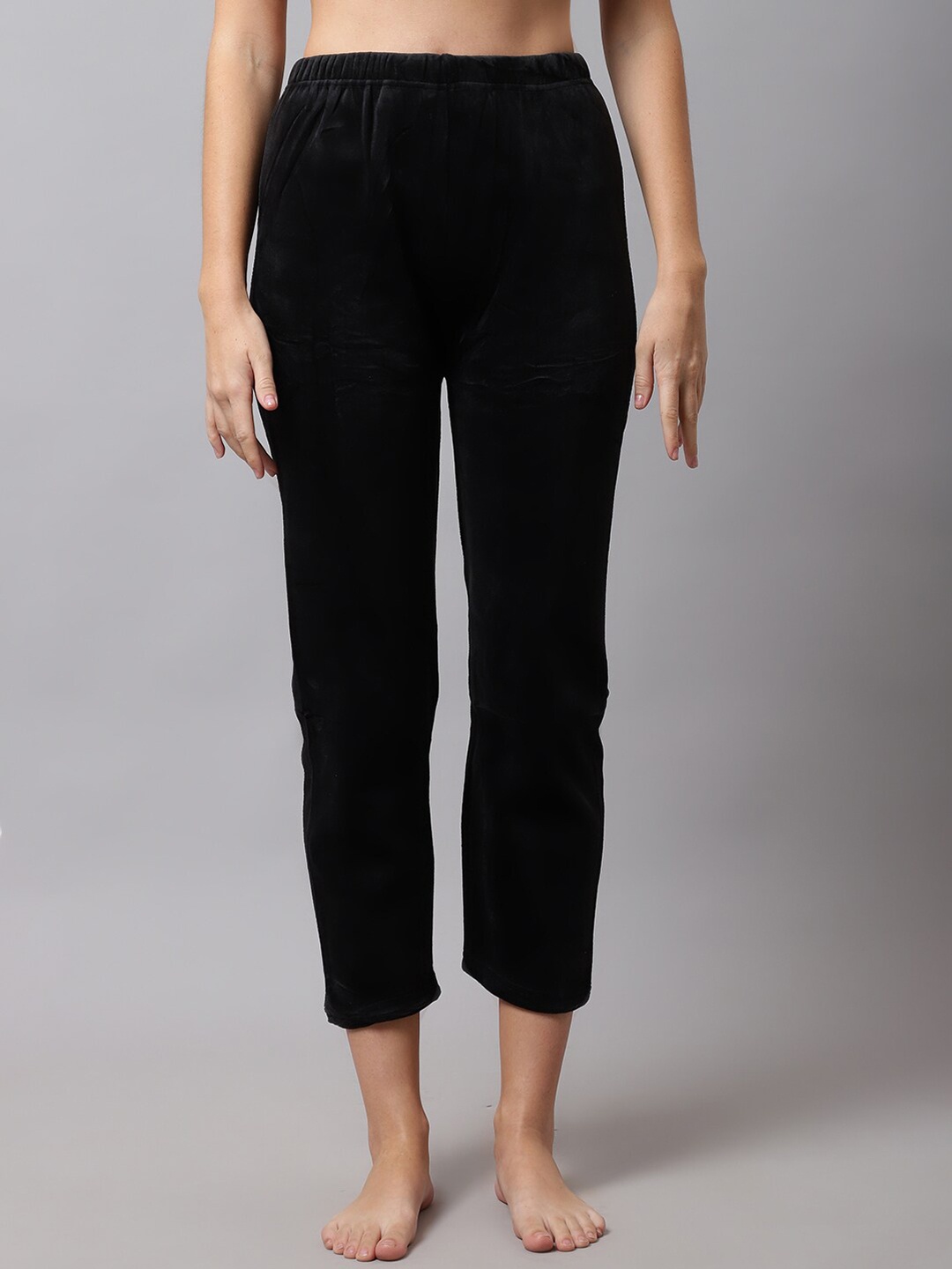 

TAG 7 Women Black Solid Velvet Lounge Pants