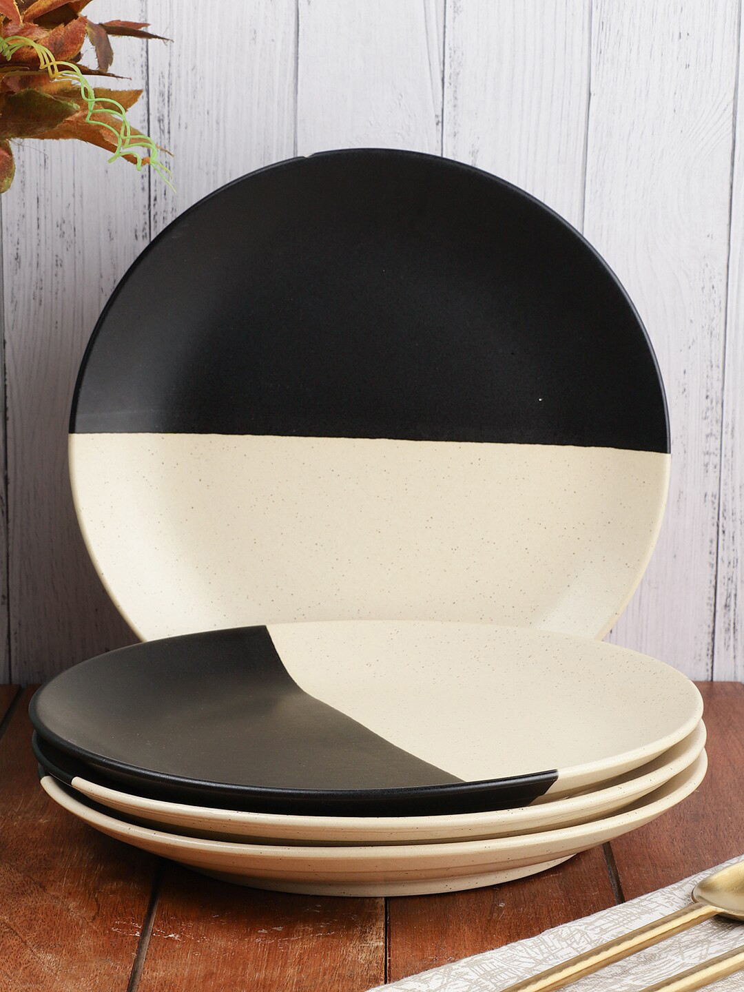 

MIAH Decor Set Of 4 Dishwasher And Microwave Safe Printed Stoneware Matte Plates, Black