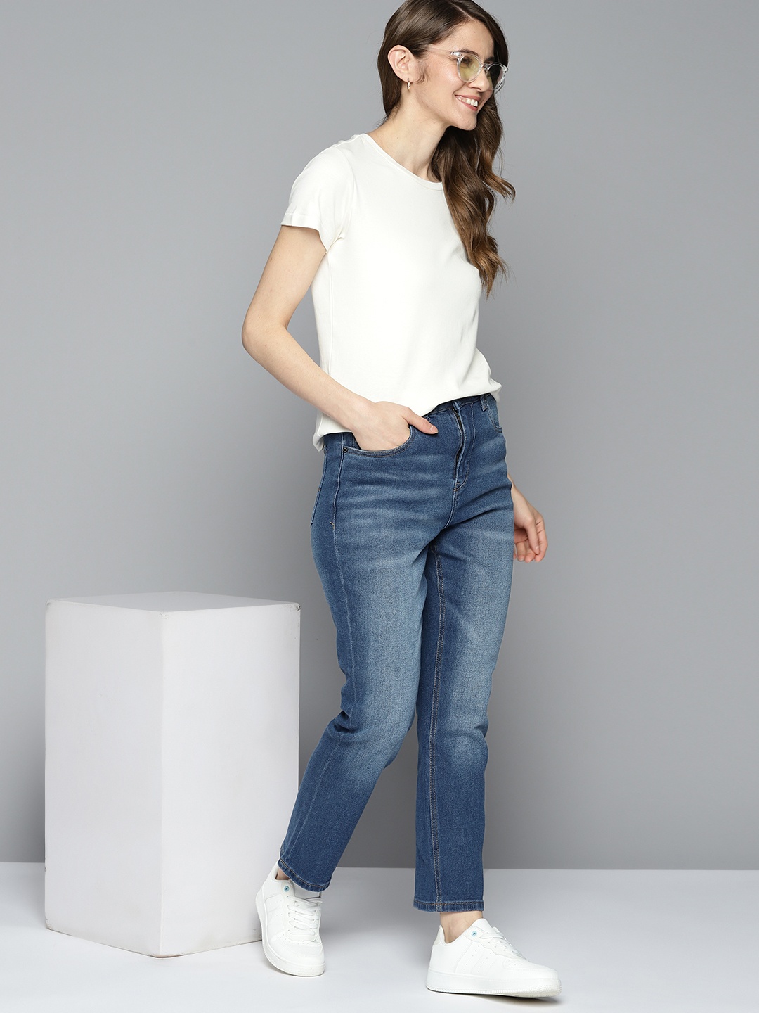 

Mast & Harbour Women Blue Straight Fit Light Fade Stretchable Jeans