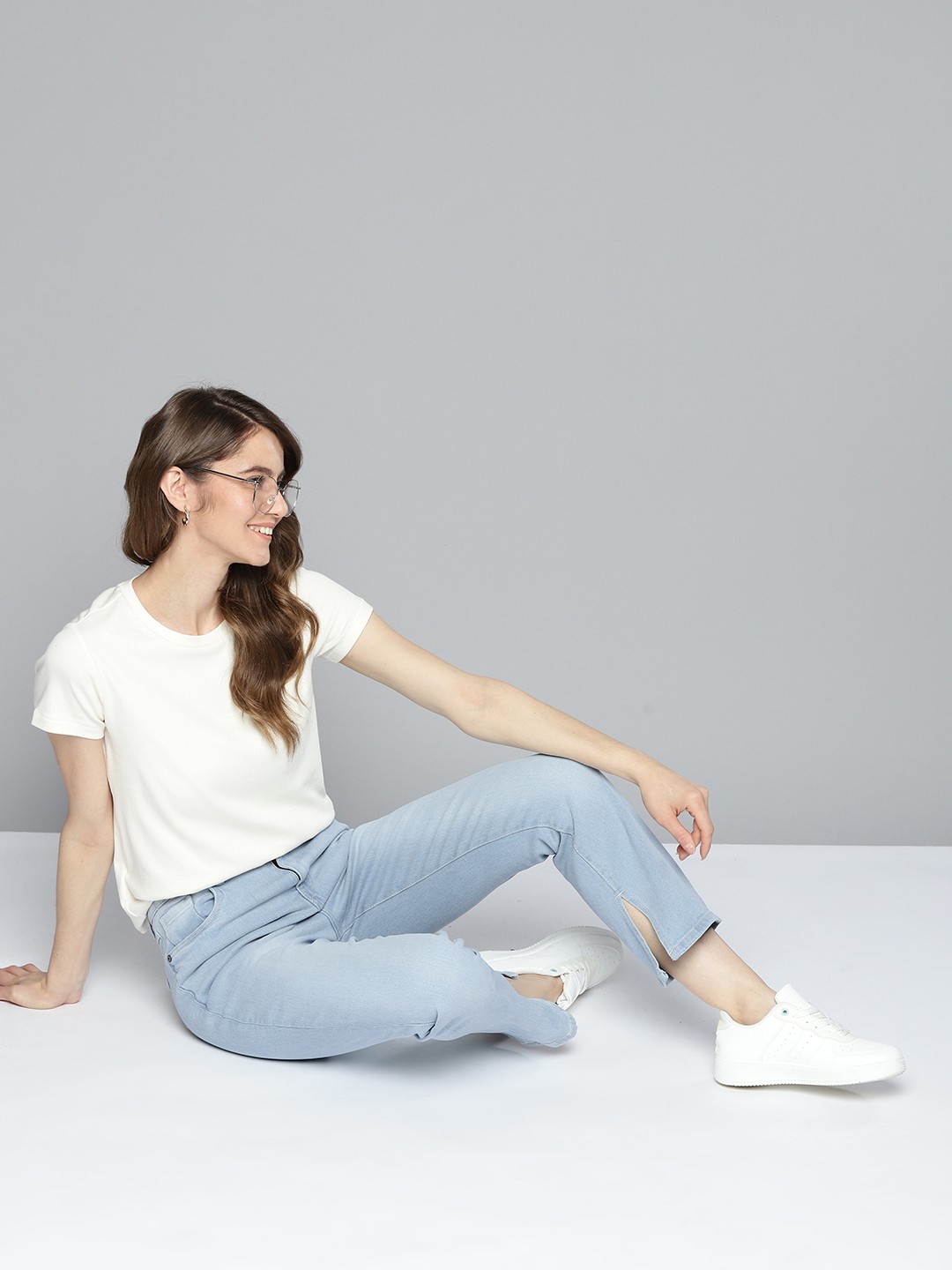 

Mast & Harbour Women Blue Straight Fit Light Fade Stretchable Jeans