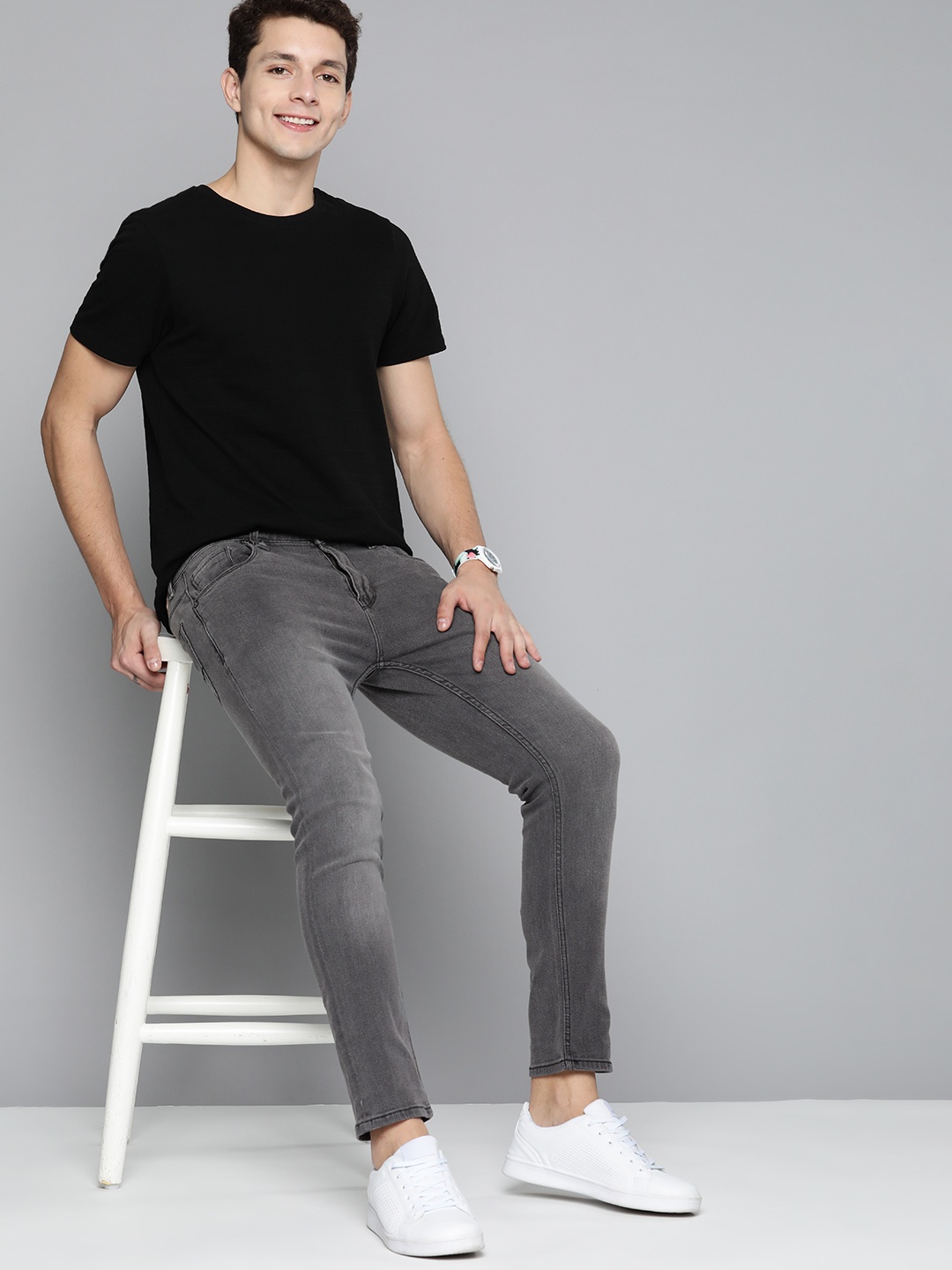 

Mast & Harbour Men Charcoal Black Skinny Fit Light Fade Stretchable Jeans