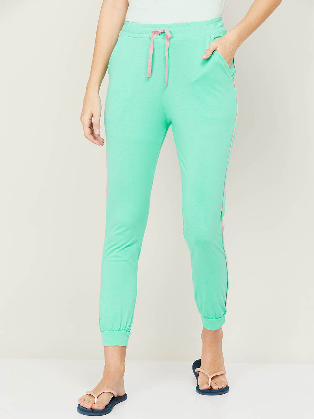 

Ginger by Lifestyle Women Green Solid Cotton Lounge Pants