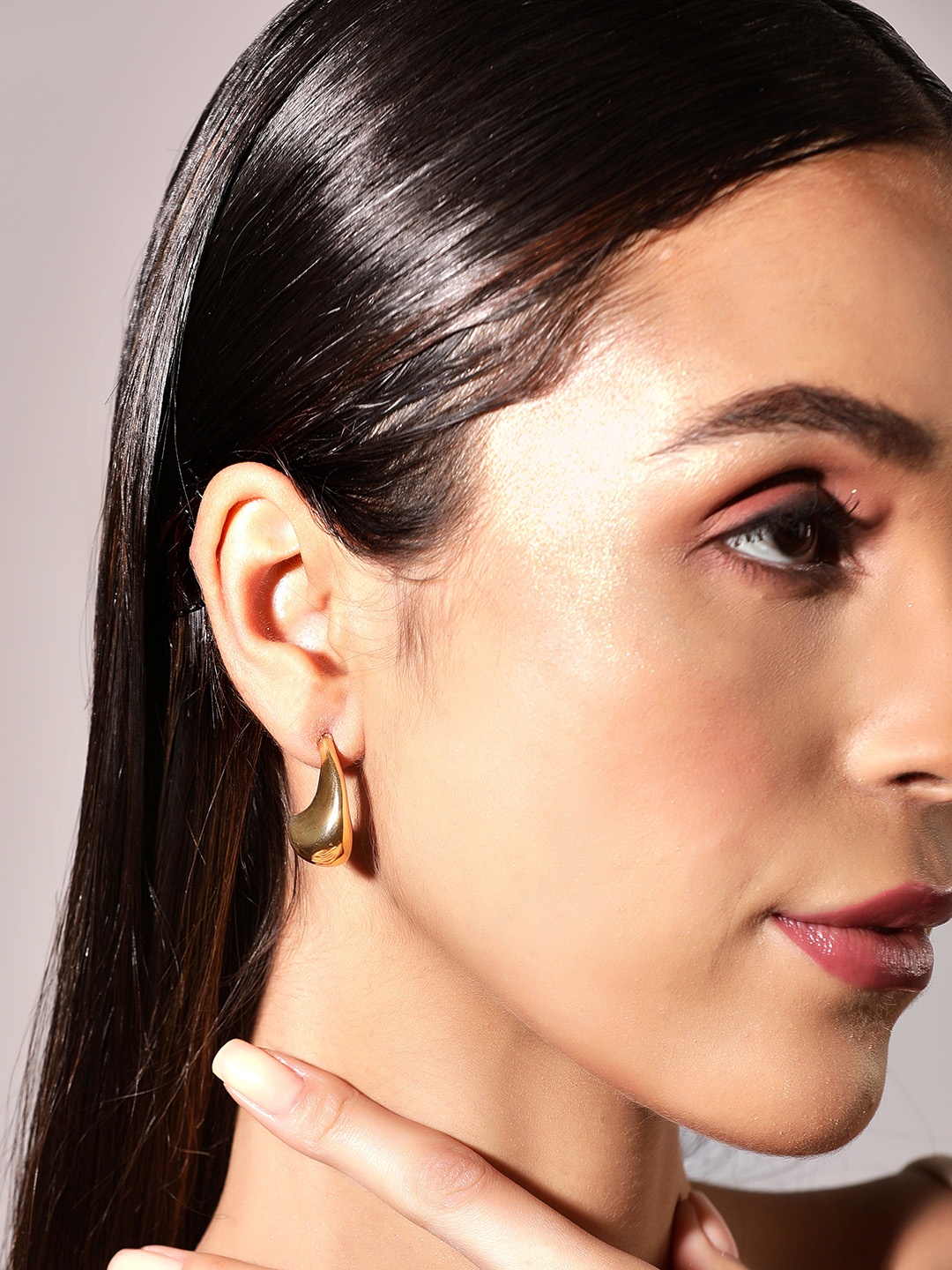 

Rubans Voguish Gold-Plated Classic Studs Earrings